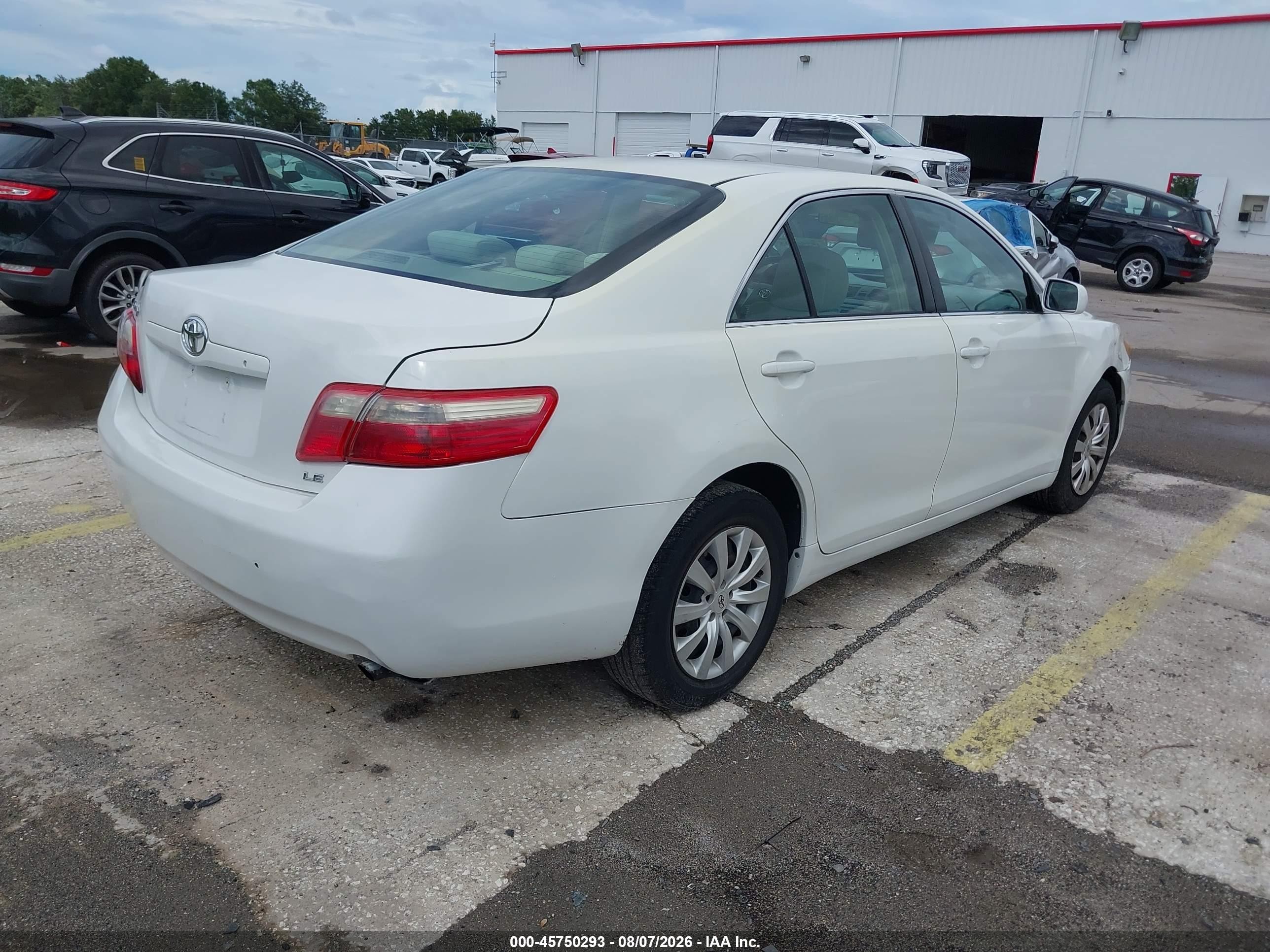 2007 Toyota Camry Le White vin: 4T1BE46K17U704782