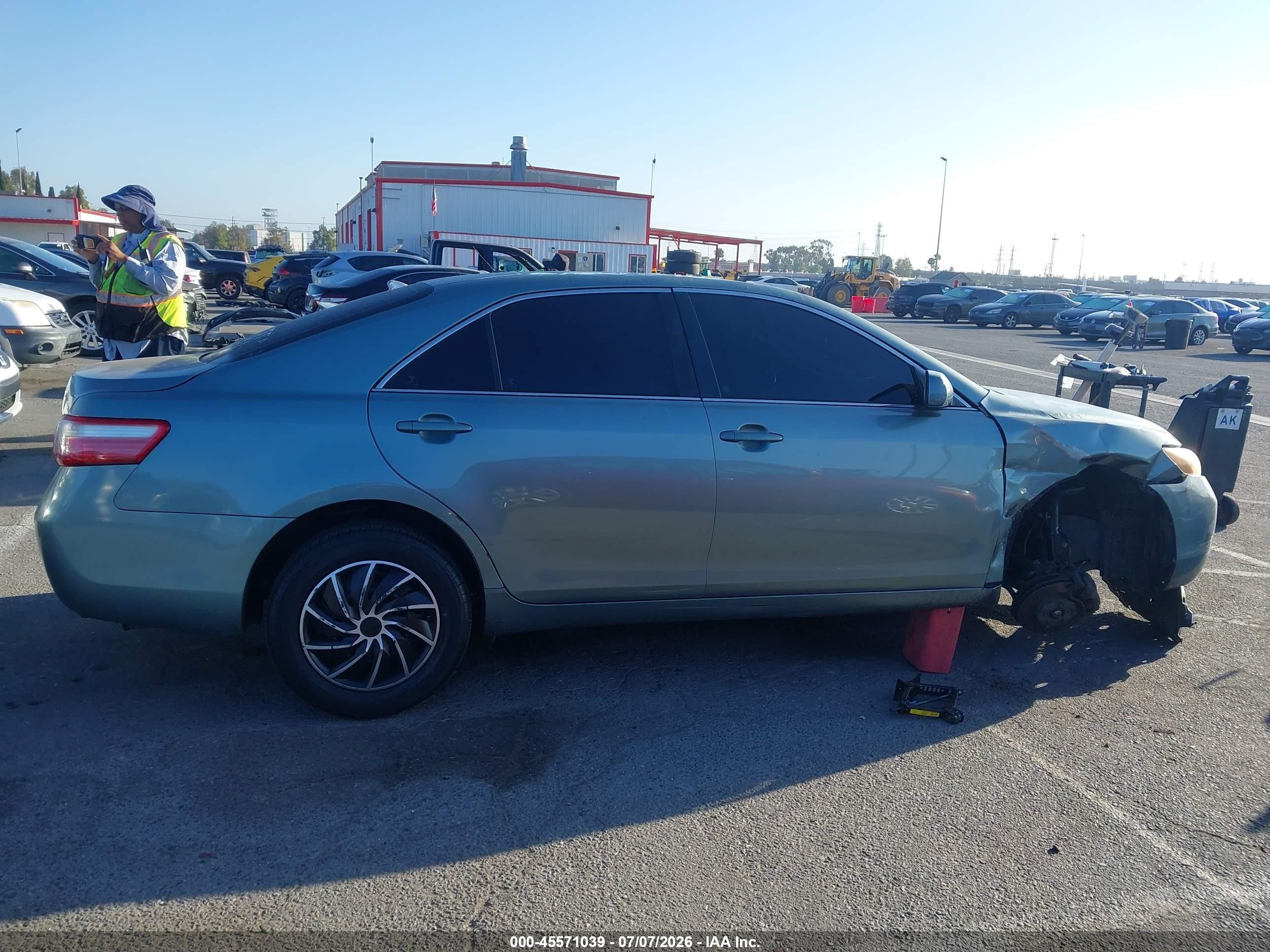 2007 Toyota Camry Le Green vin: 4T1BE46K17U705799