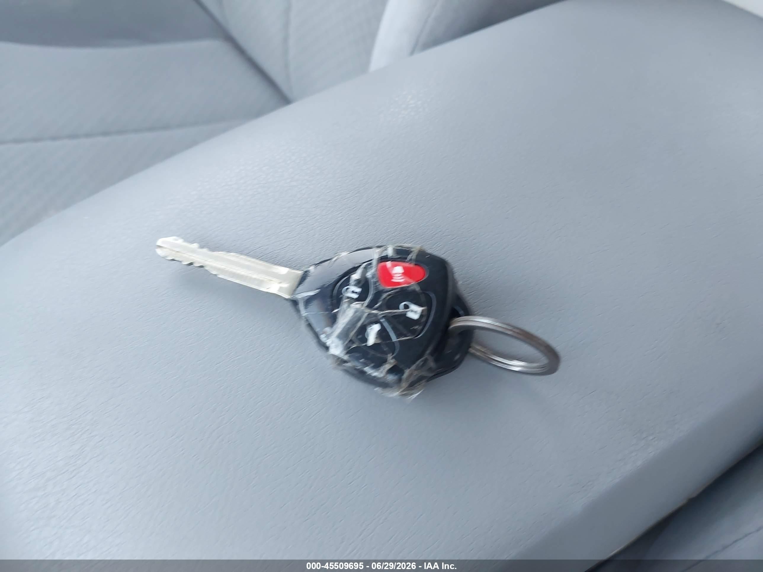 2008 Toyota Camry Le Red vin: 4T1BE46K18U226509