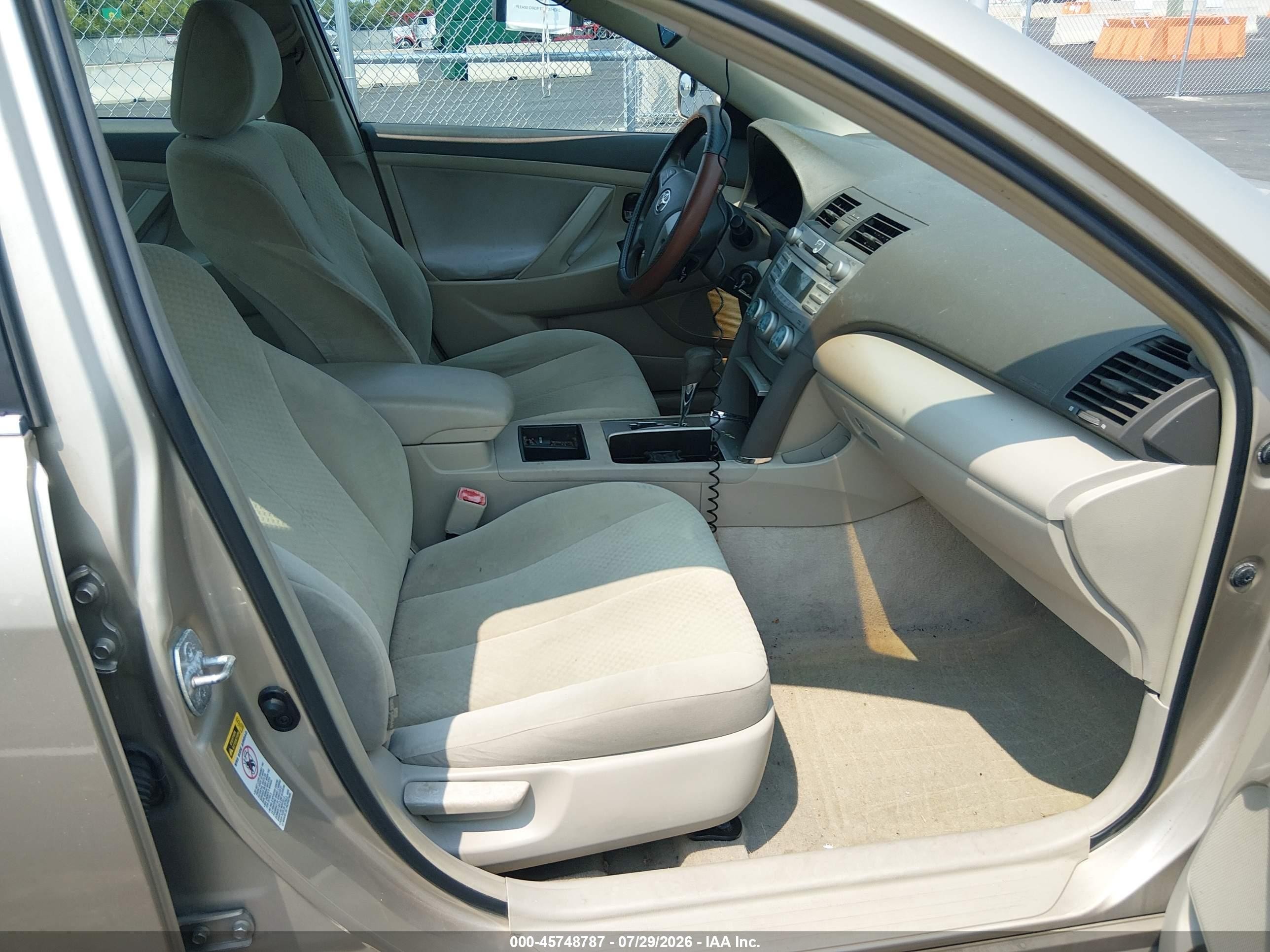 2008 Toyota Camry Le White vin: 4T1BE46K18U236523