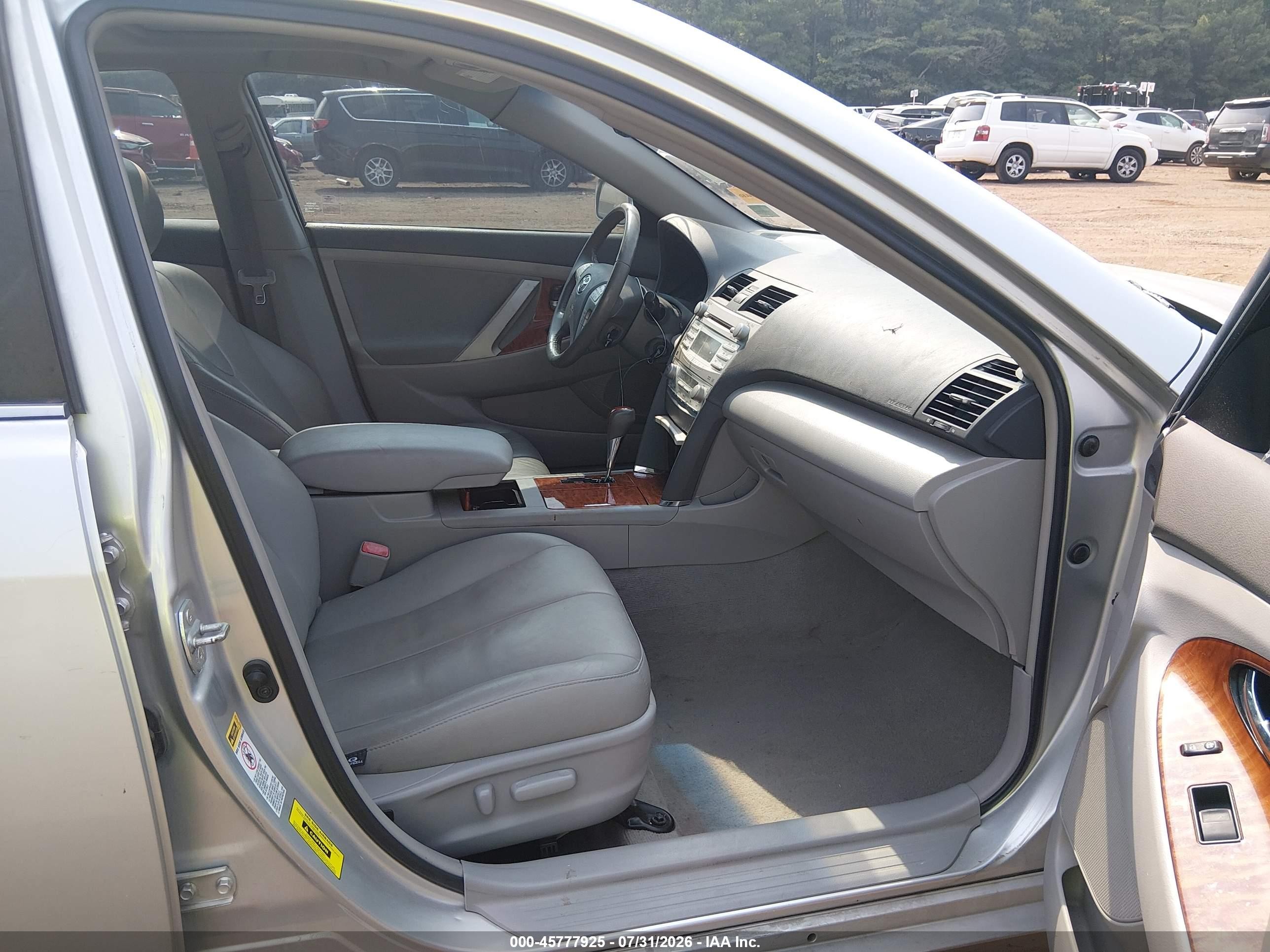 2008 Toyota Camry Xle Silver vin: 4T1BE46K18U767432