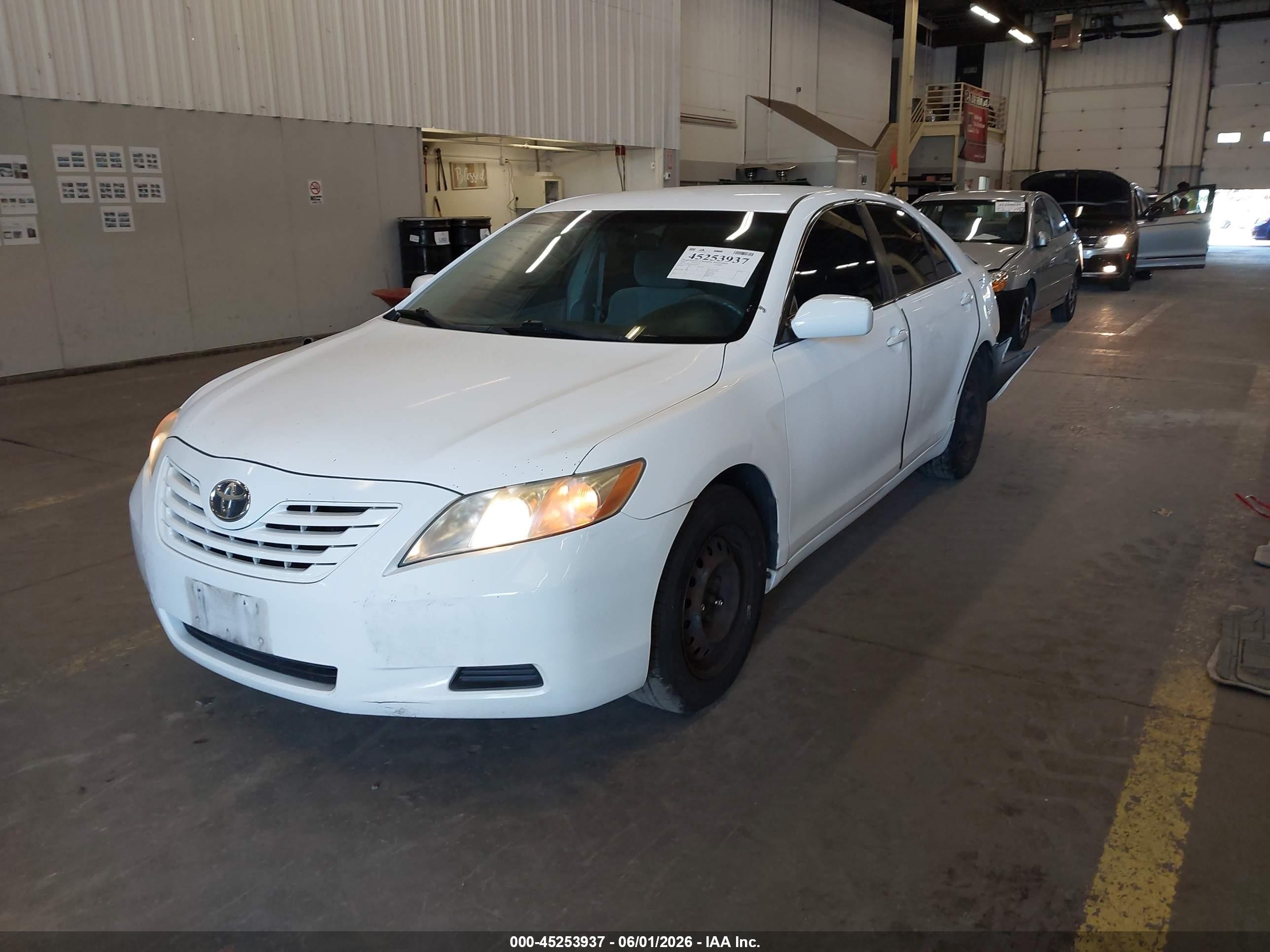 2008 Toyota Camry Le White vin: 4T1BE46K18U786935