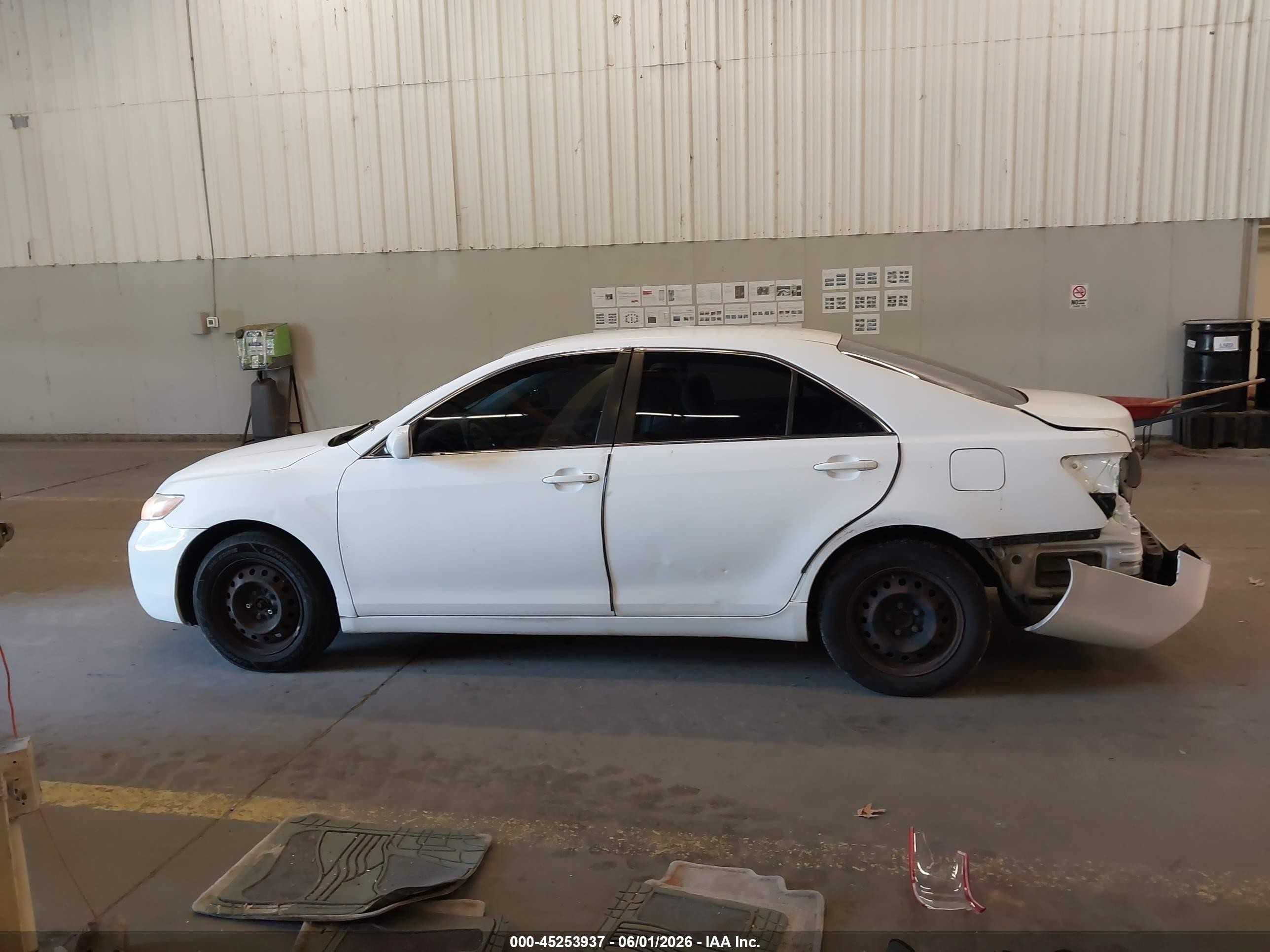 2008 Toyota Camry Le White vin: 4T1BE46K18U786935