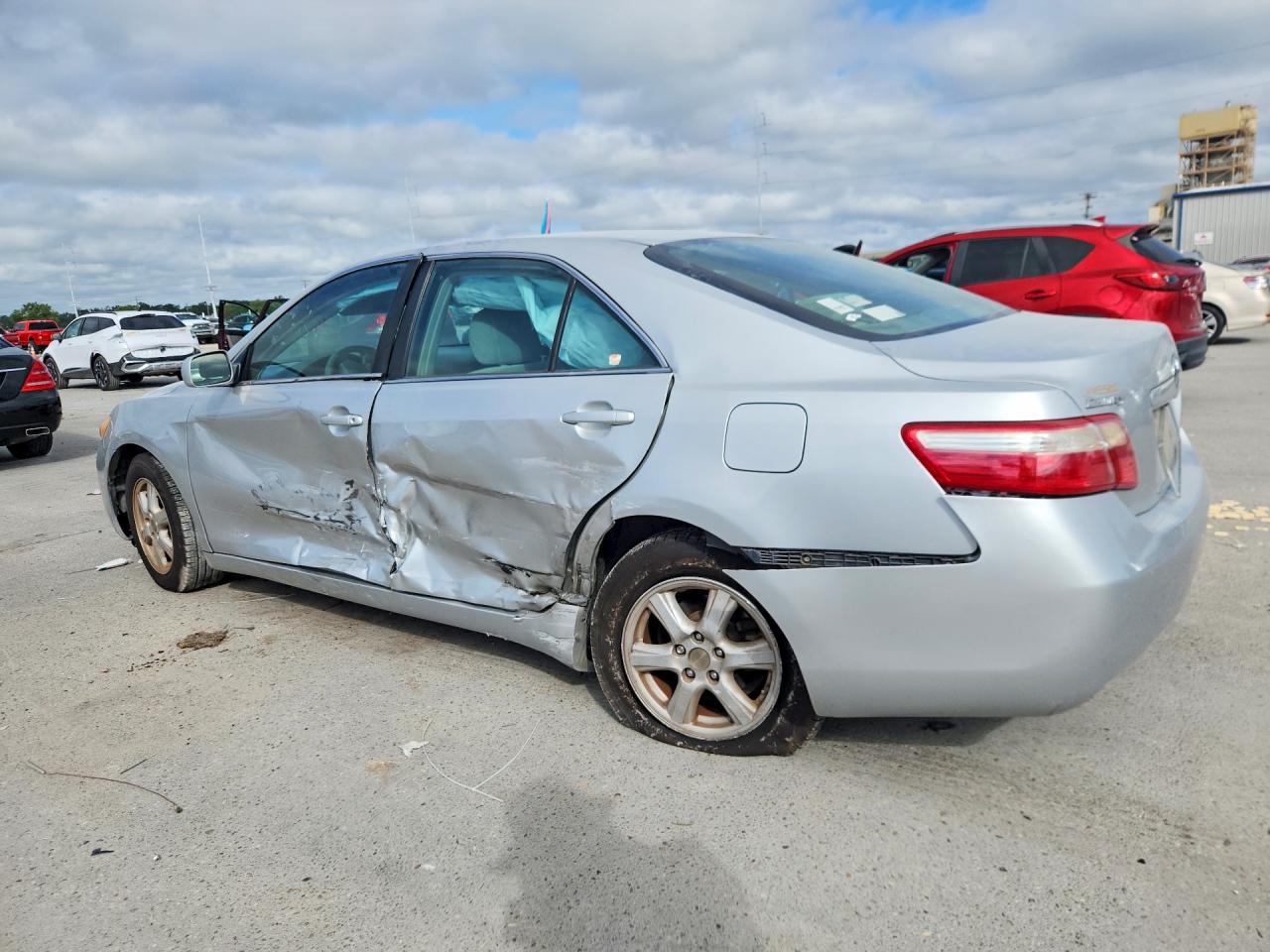 2009 Toyota Camry Le Silver vin: 4T1BE46K19U268941