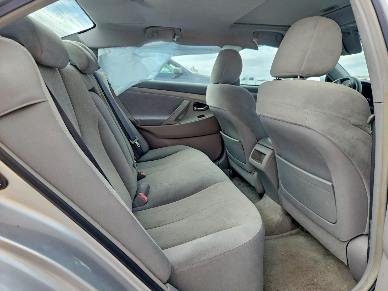 2009 Toyota Camry Le Silver vin: 4T1BE46K19U268941