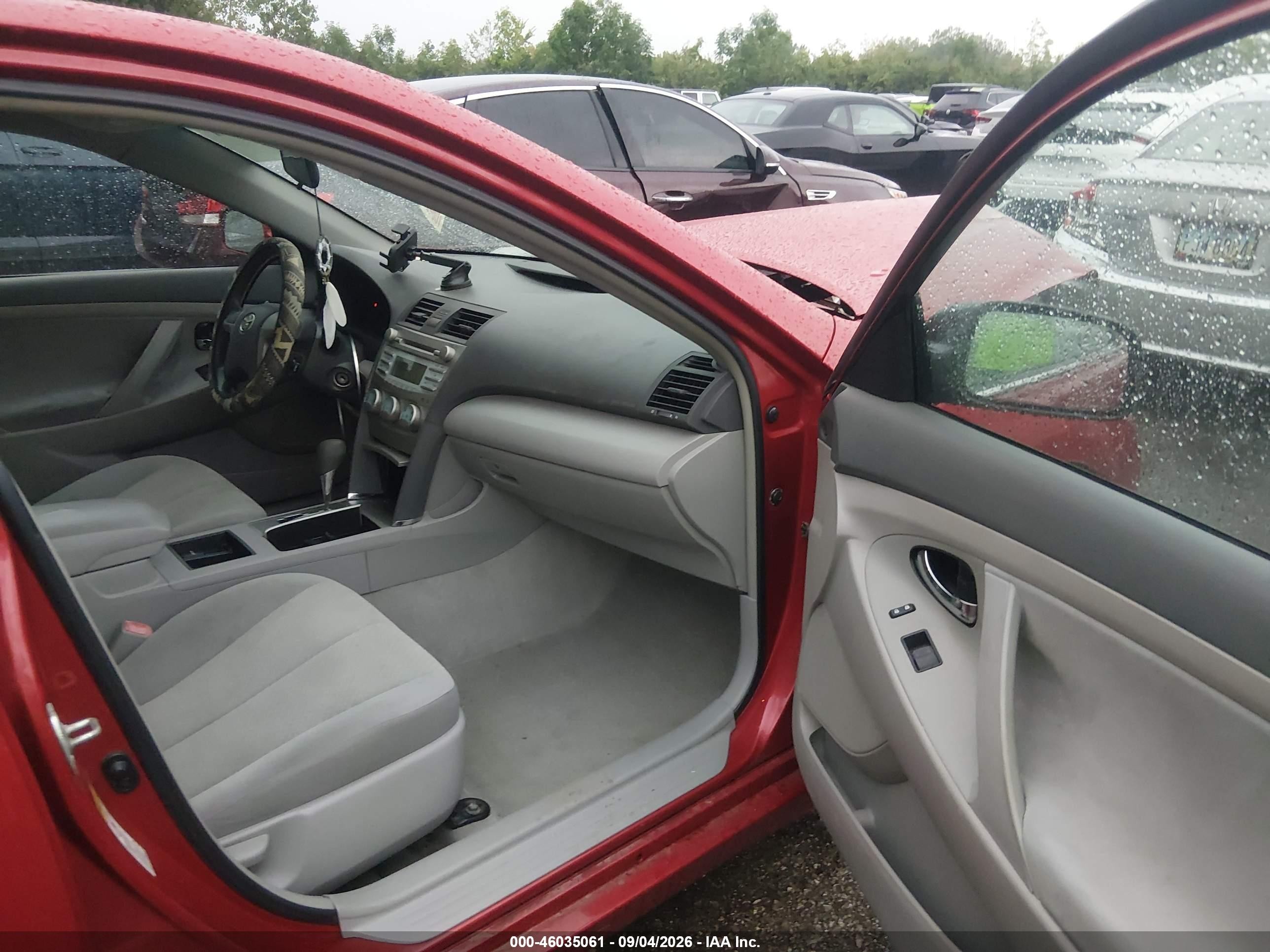 2009 Toyota Camry Le Red vin: 4T1BE46K19U300299