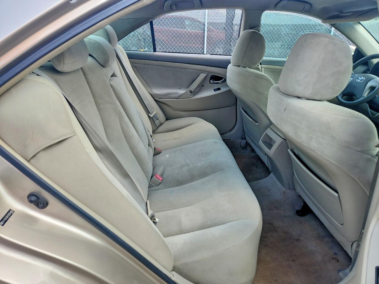 2009 Toyota Camry Le Tan vin: 4T1BE46K19U304983
