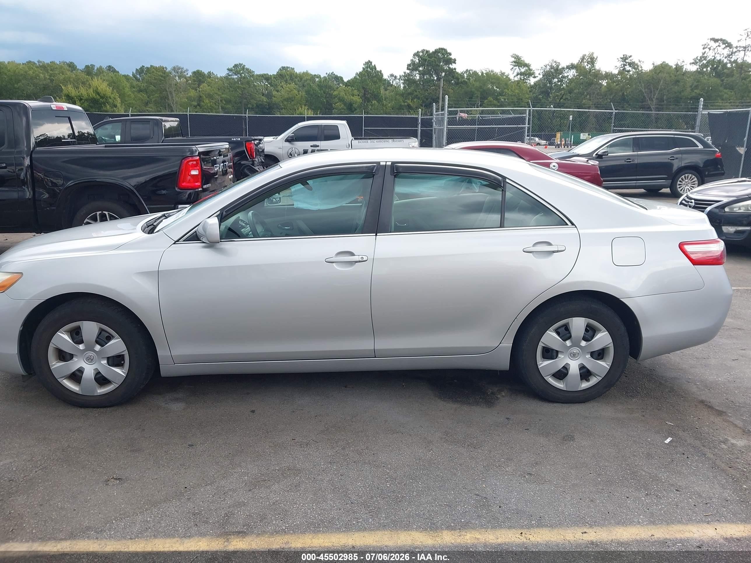 2009 Toyota Camry Le Silver vin: 4T1BE46K19U326367