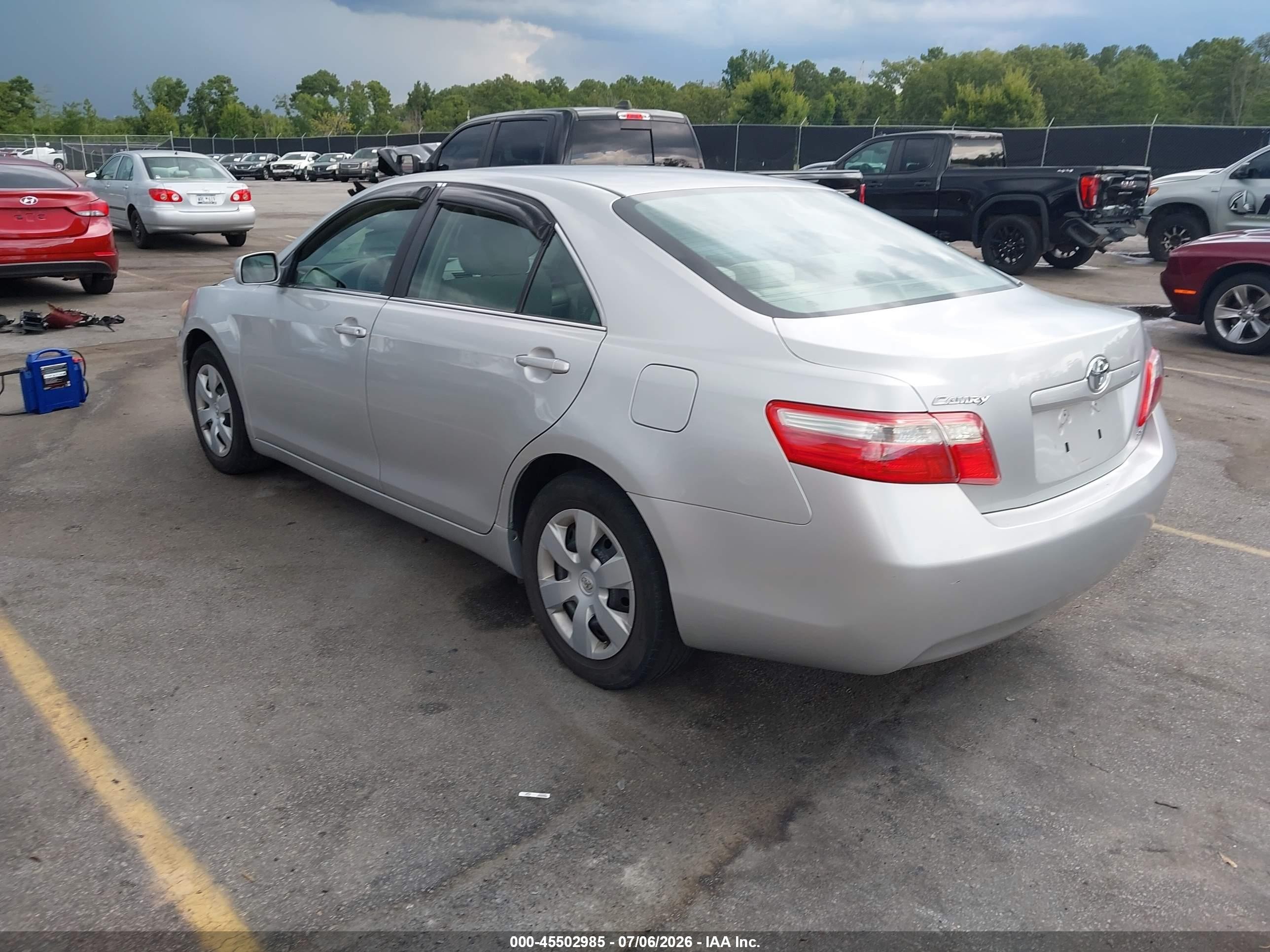 2009 Toyota Camry Le Silver vin: 4T1BE46K19U326367