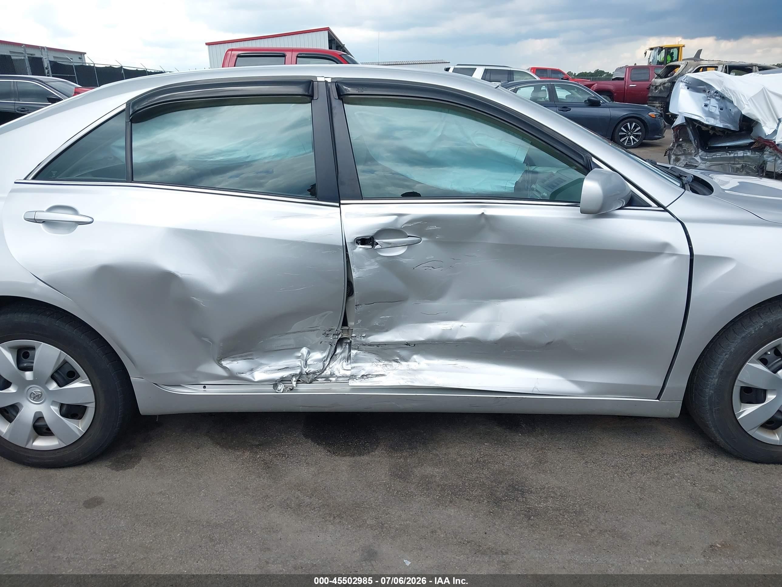 2009 Toyota Camry Le Silver vin: 4T1BE46K19U326367