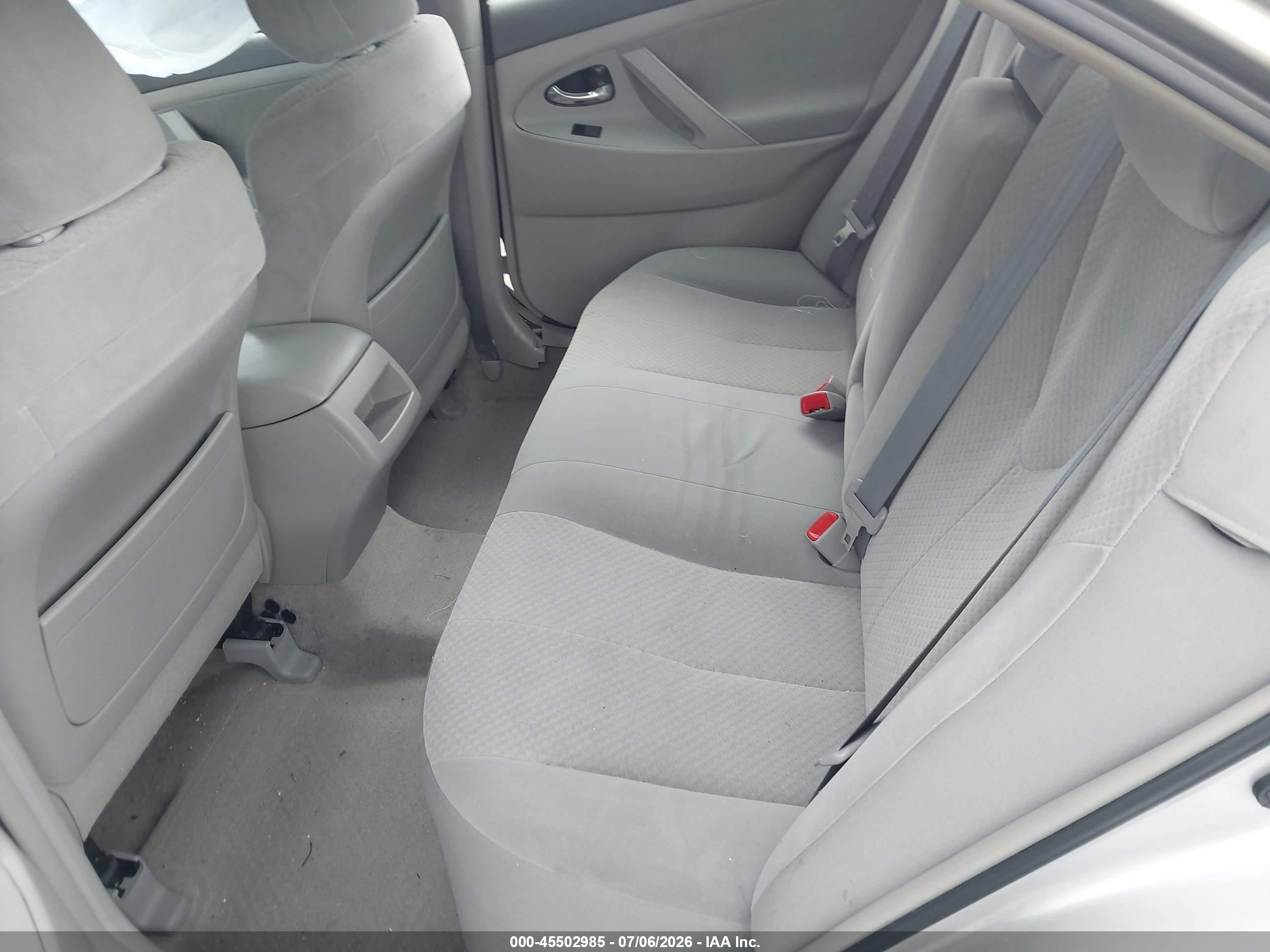 2009 Toyota Camry Le Silver vin: 4T1BE46K19U326367