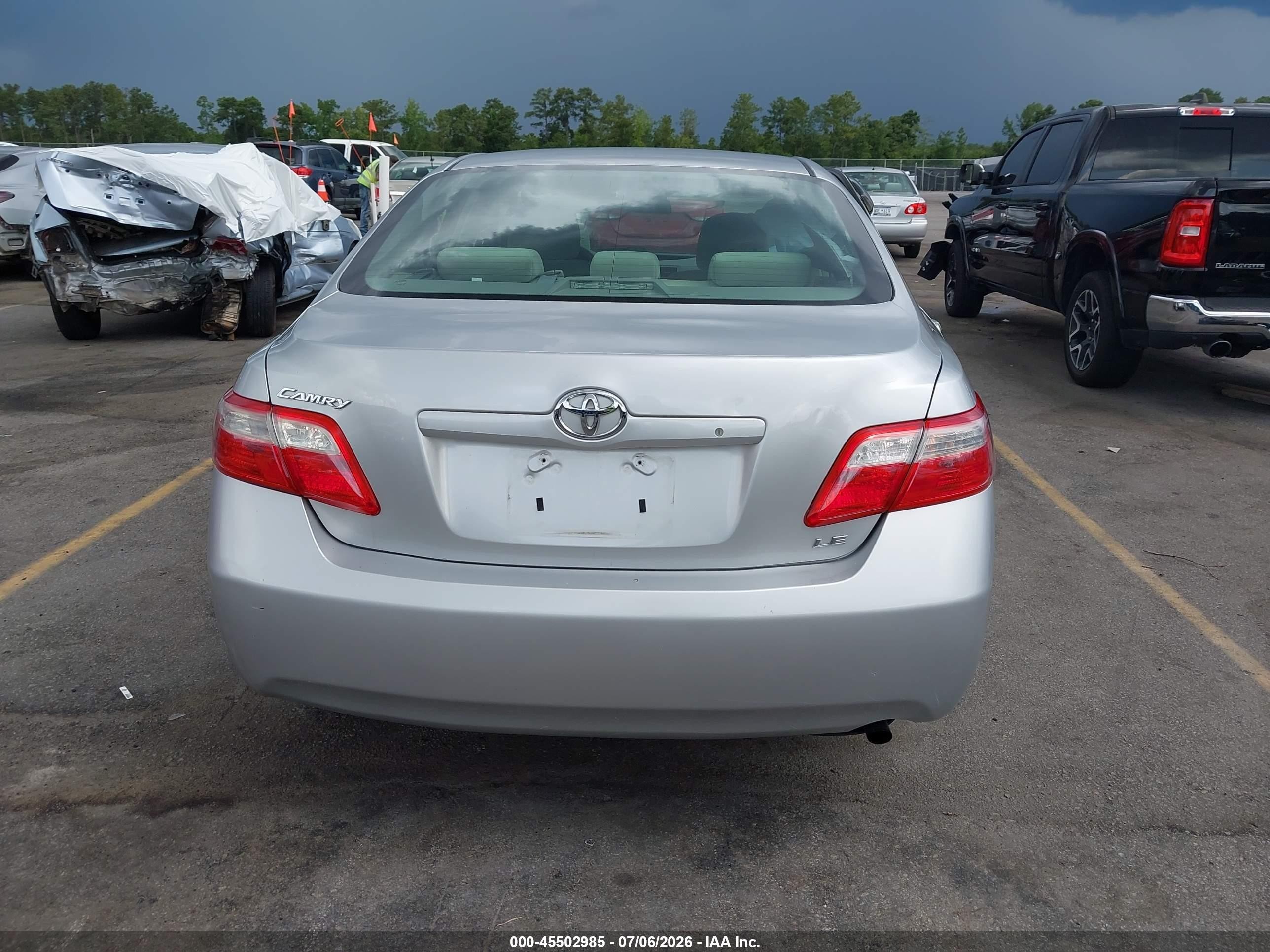 2009 Toyota Camry Le Silver vin: 4T1BE46K19U326367