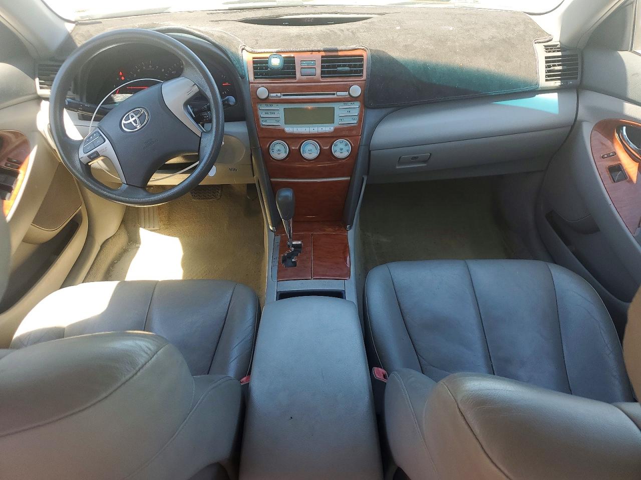2009 Toyota Camry Le Silver vin: 4T1BE46K19U342391