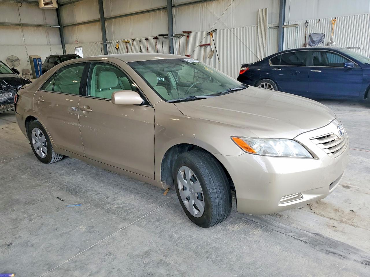 2009 Toyota Camry Le Tan vin: 4T1BE46K19U381661