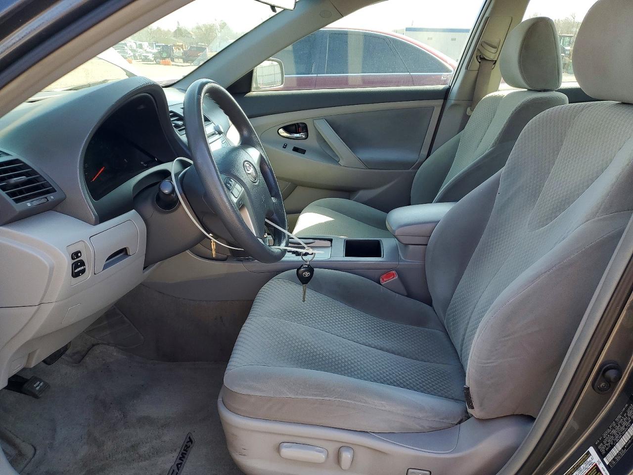 2009 Toyota Camry Le Gray vin: 4T1BE46K19U394782