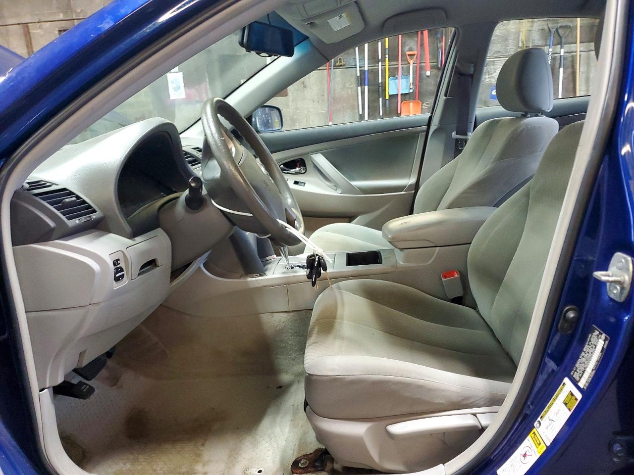 2009 Toyota Camry Base Blue vin: 4T1BE46K19U400614