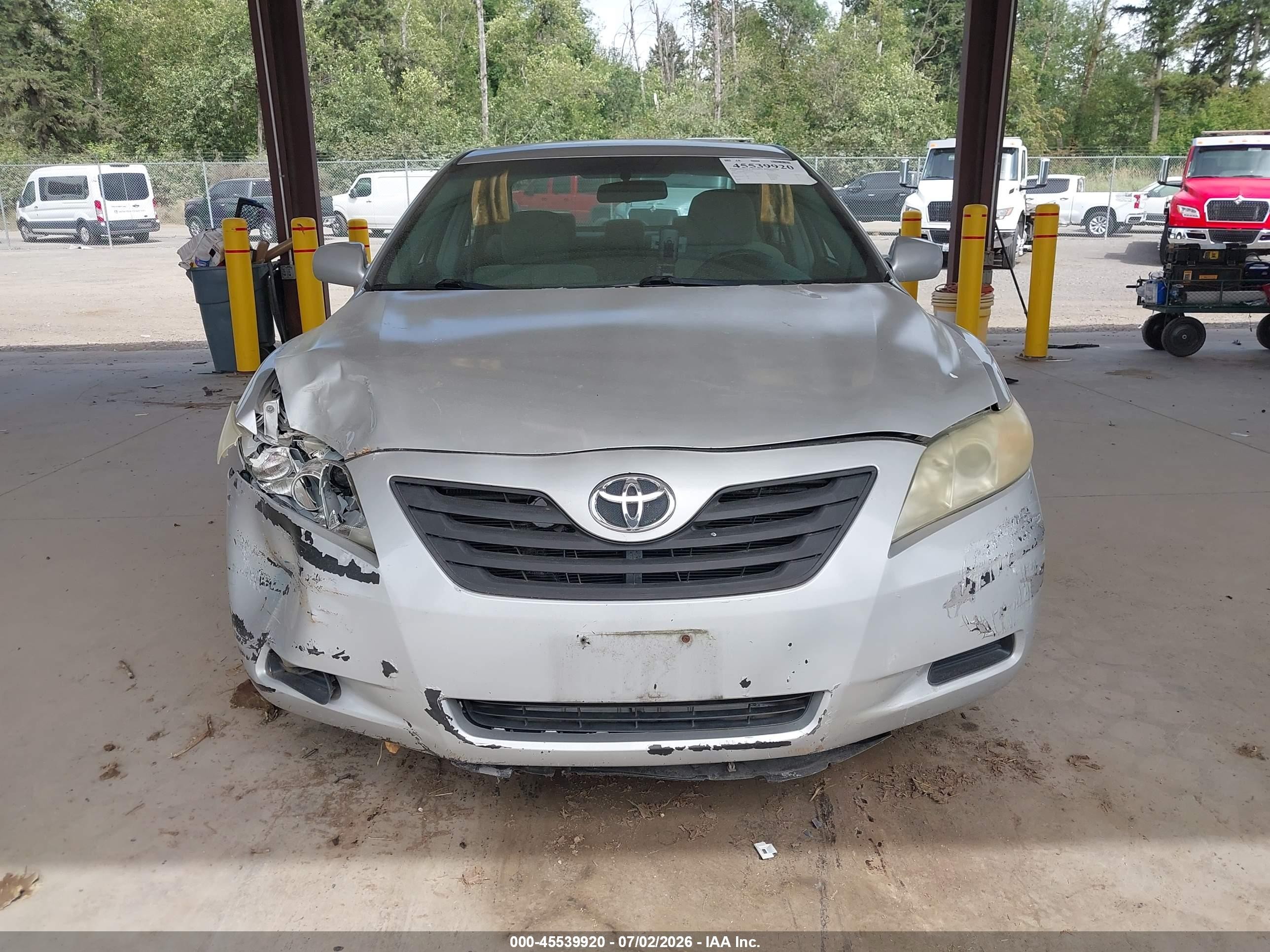 2009 Toyota Camry Le Silver vin: 4T1BE46K19U401360