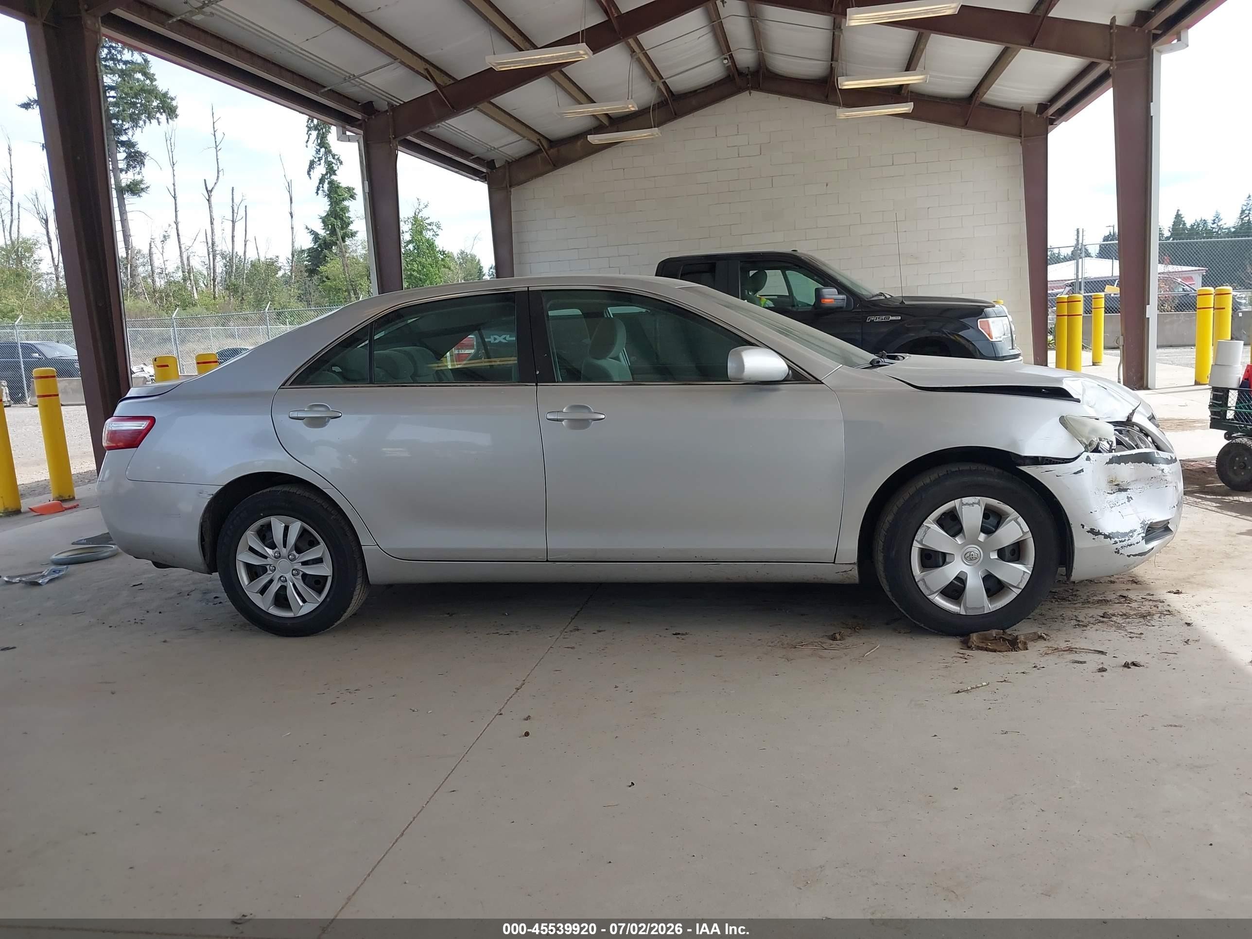 2009 Toyota Camry Le Silver vin: 4T1BE46K19U401360