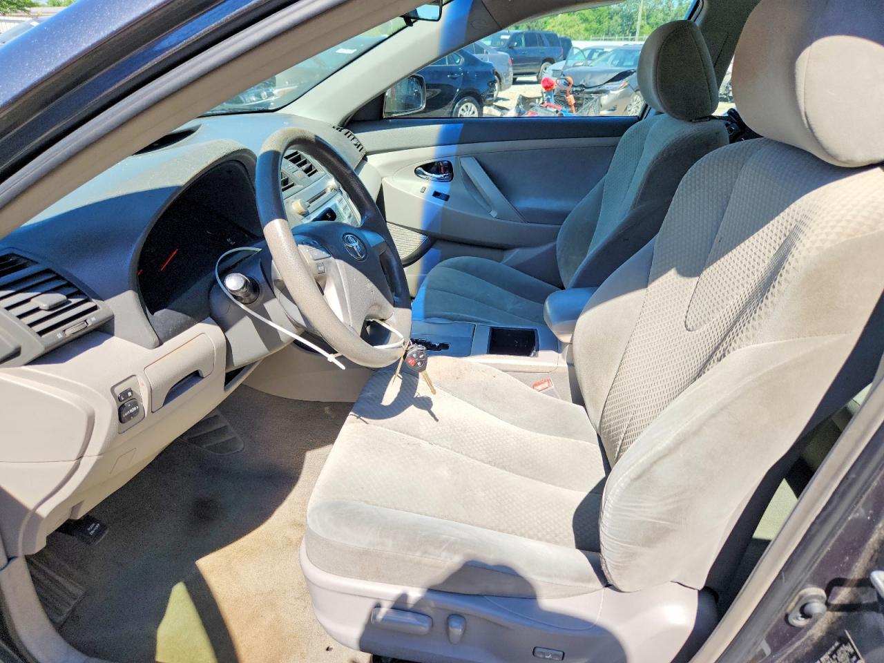 2009 Toyota Camry Le Gray vin: 4T1BE46K19U806747