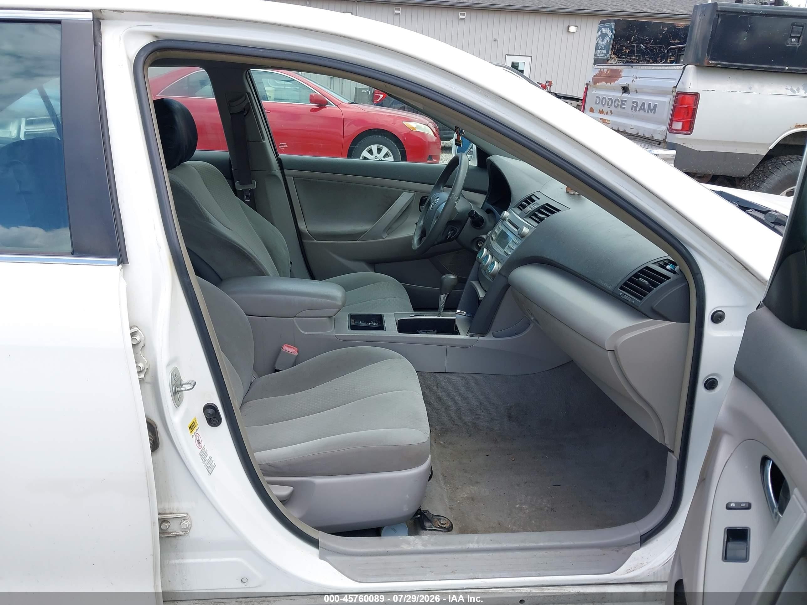 2009 Toyota Camry Le White vin: 4T1BE46K19U807221