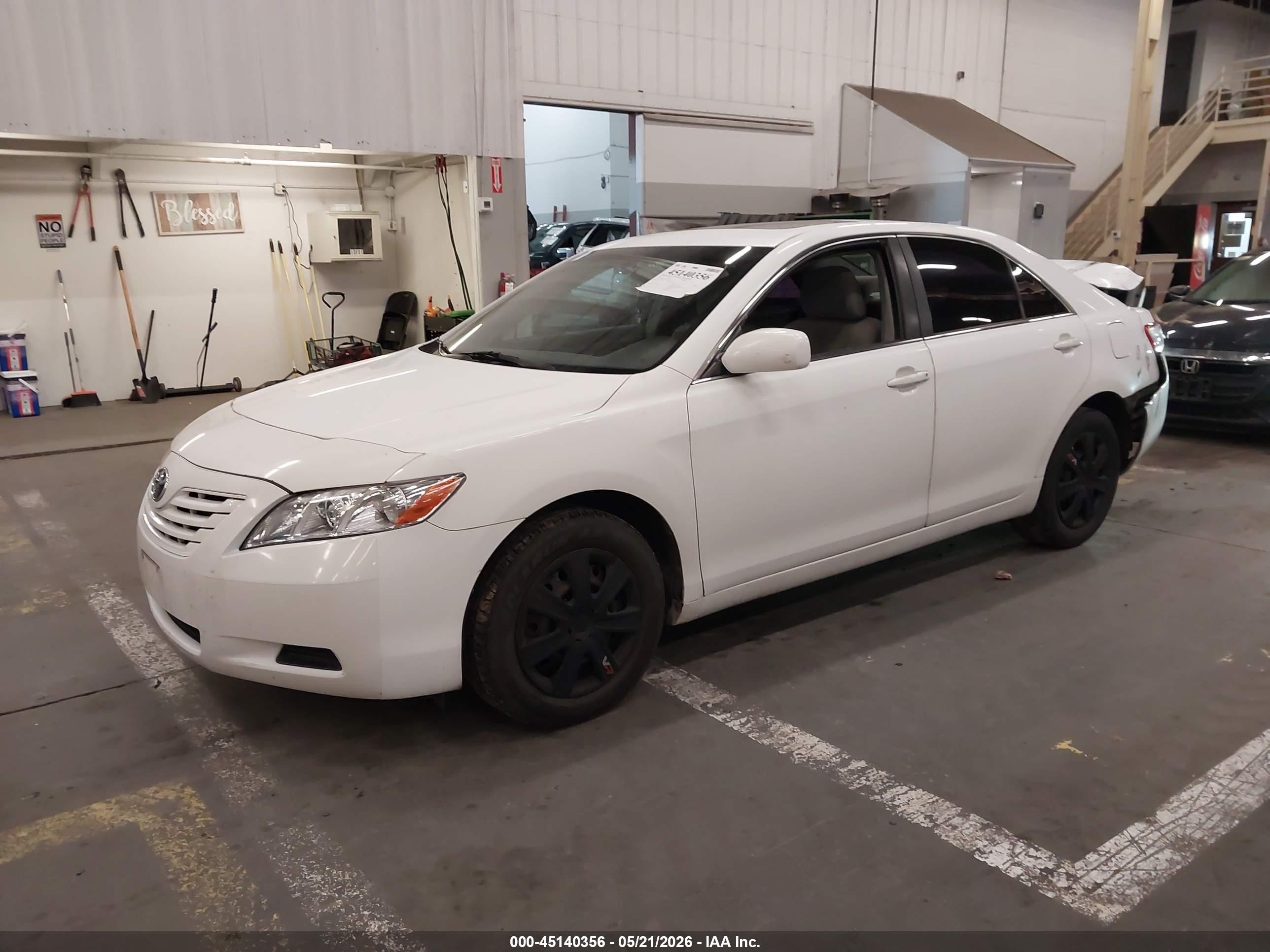 2009 Toyota Camry Le White vin: 4T1BE46K19U858623