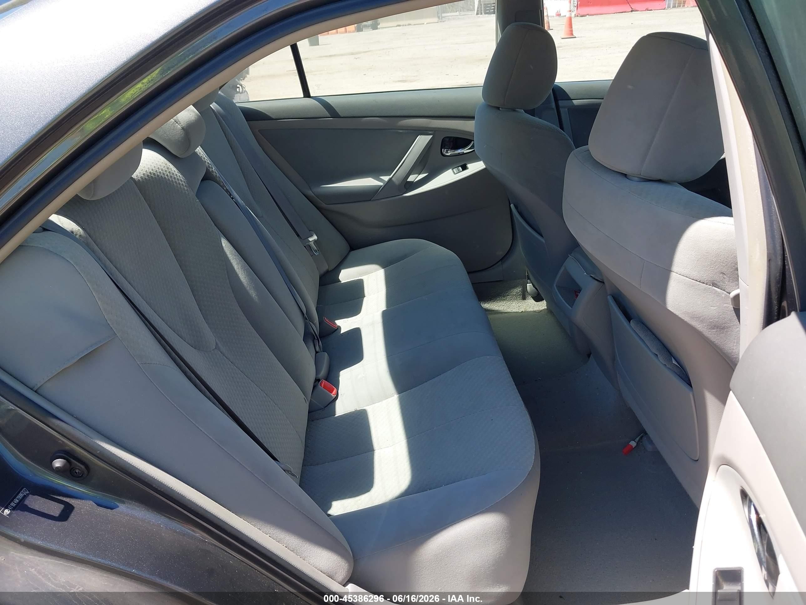 2009 Toyota Camry Le Gray vin: 4T1BE46K19U863272