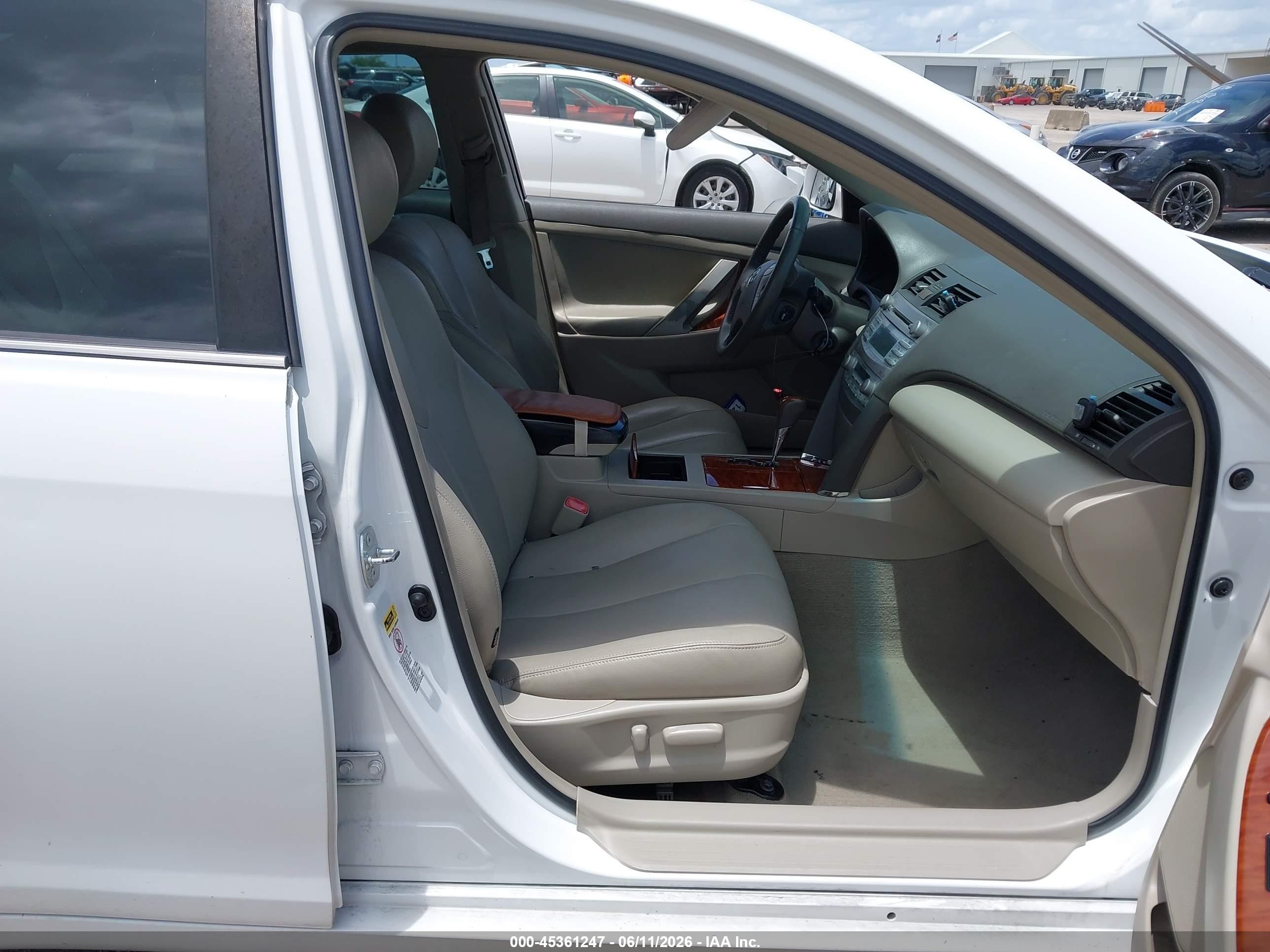 2009 Toyota Camry Xle White vin: 4T1BE46K19U869637