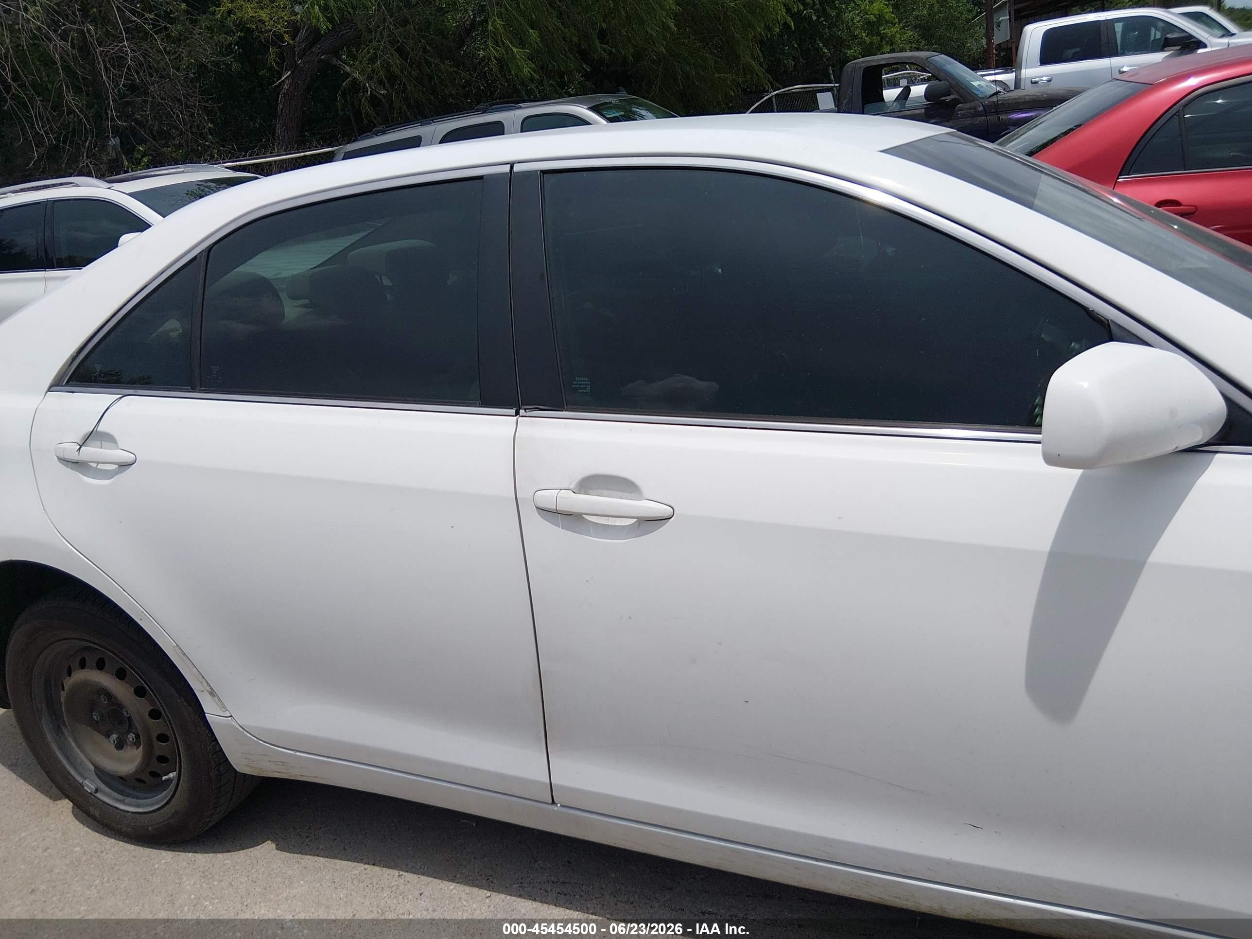 2009 Toyota Camry Le White vin: 4T1BE46K19U880203