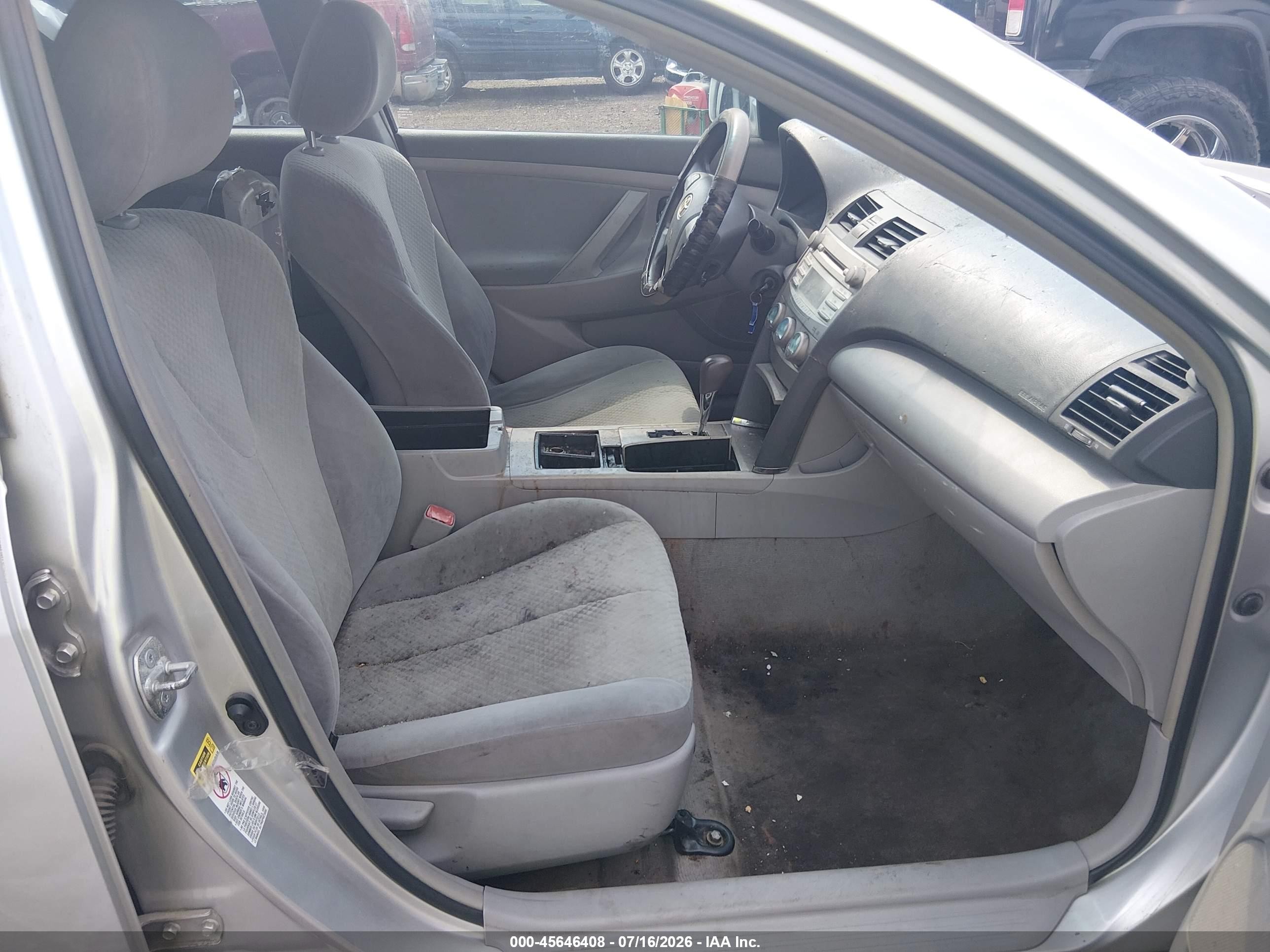 2009 Toyota Camry Le Silver vin: 4T1BE46K19U891508