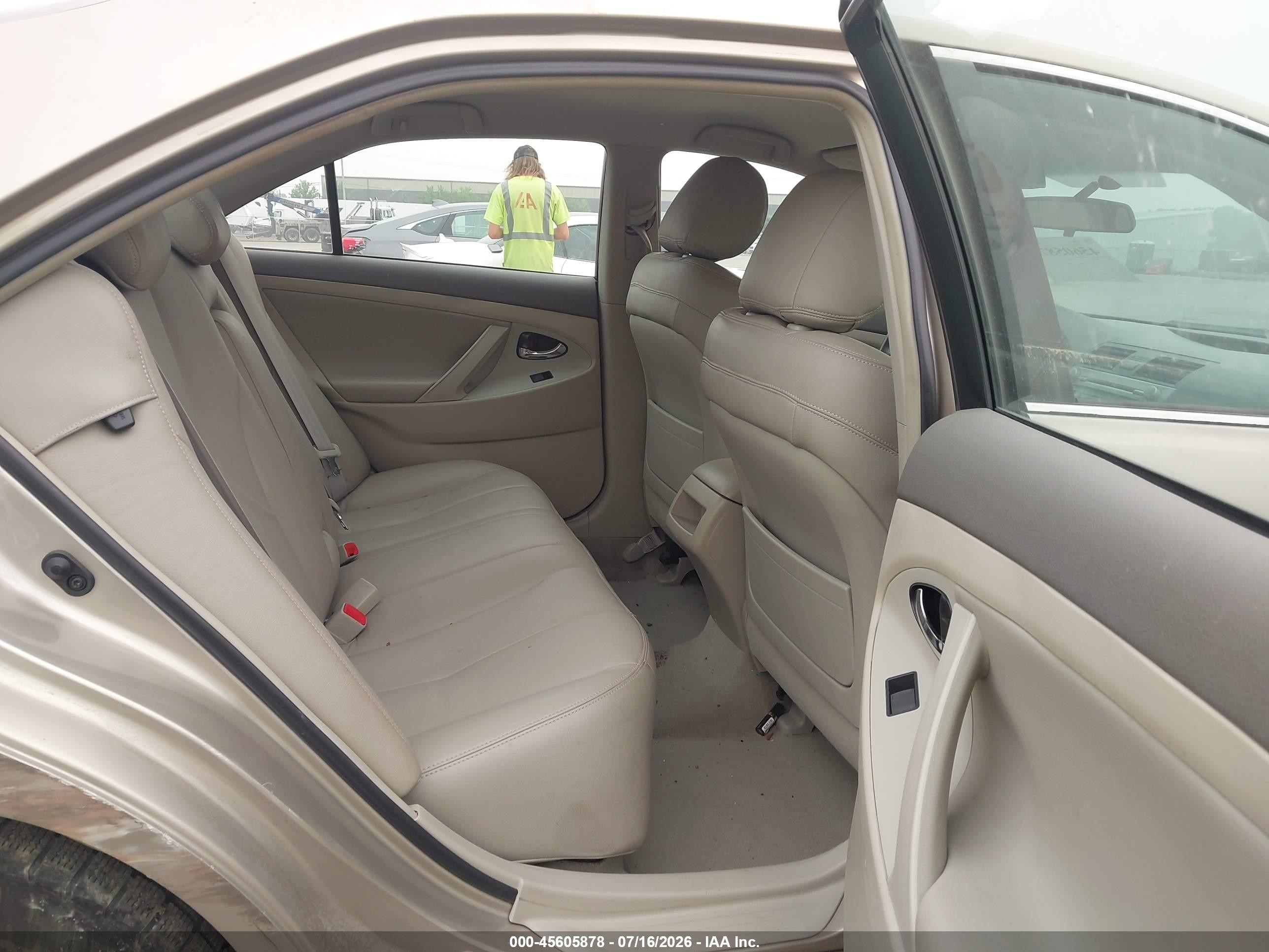 2009 Toyota Camry Le Gray vin: 4T1BE46K19U893372