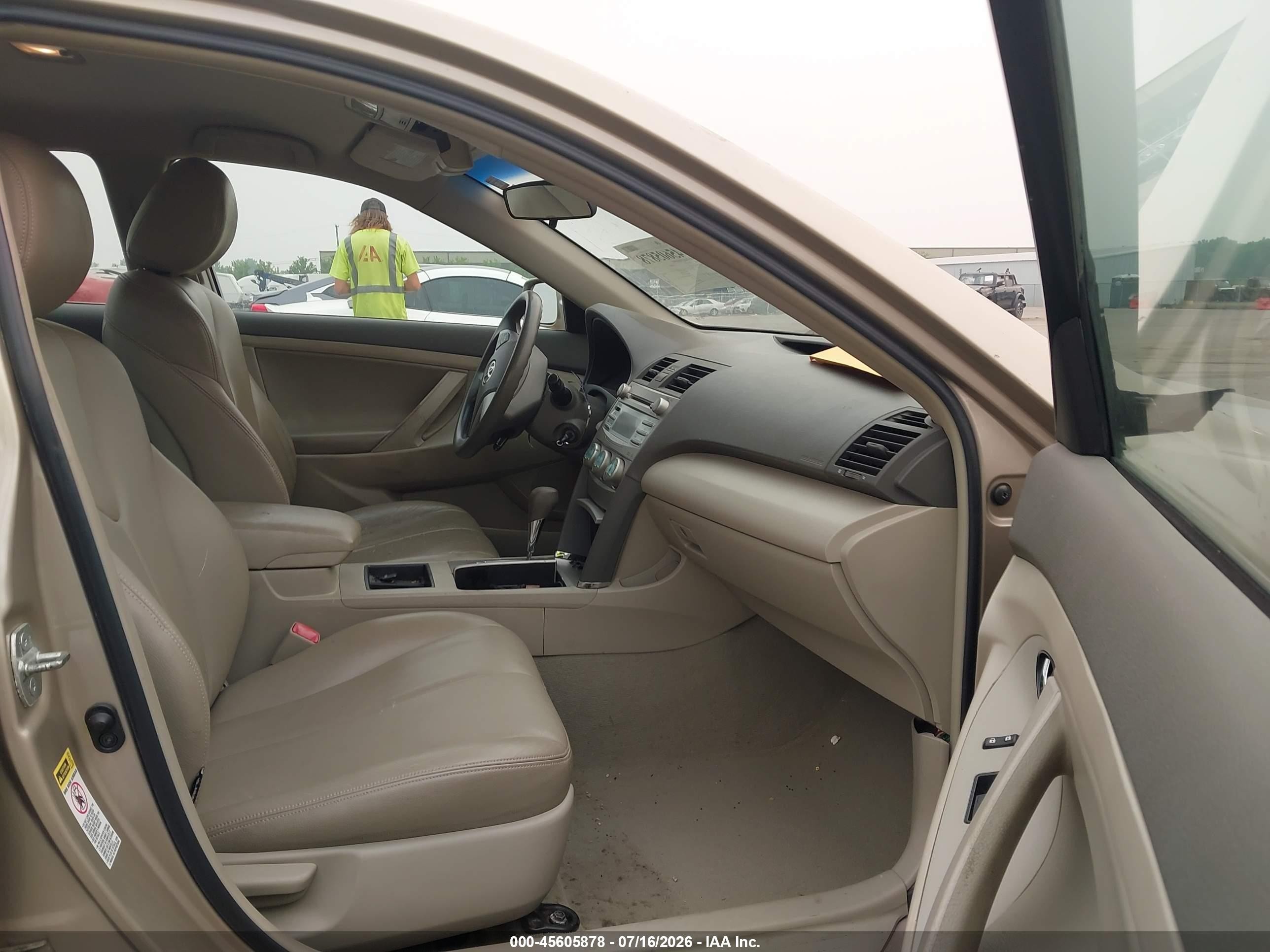 2009 Toyota Camry Le Gray vin: 4T1BE46K19U893372