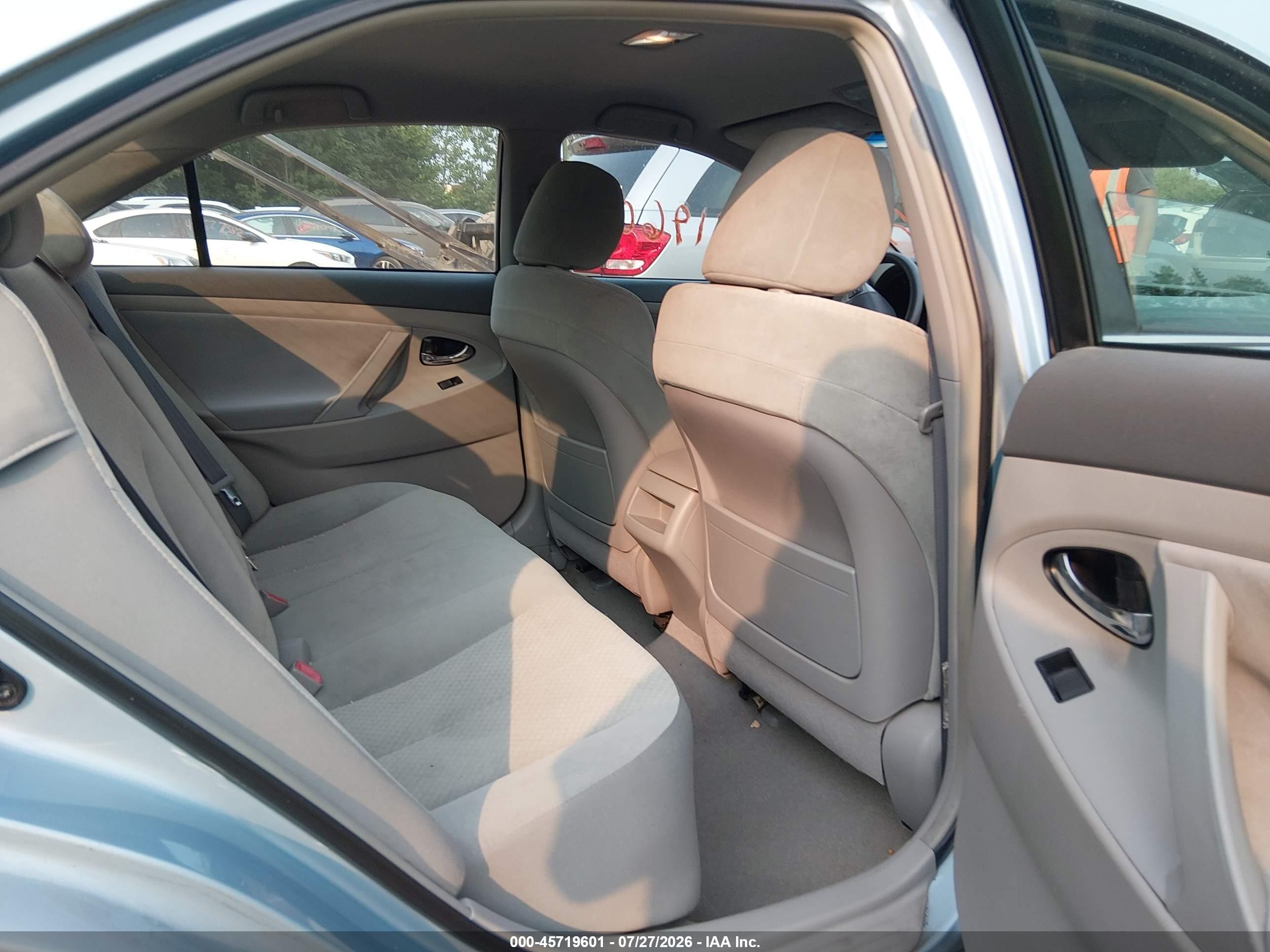 2009 Toyota Camry Le Gray vin: 4T1BE46K19U919405