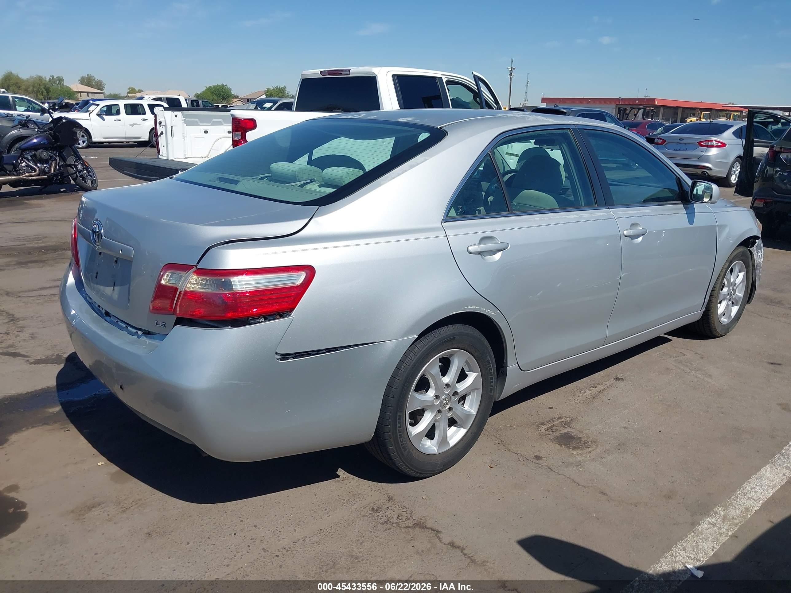 2007 Toyota Camry Le Silver vin: 4T1BE46K27U111044