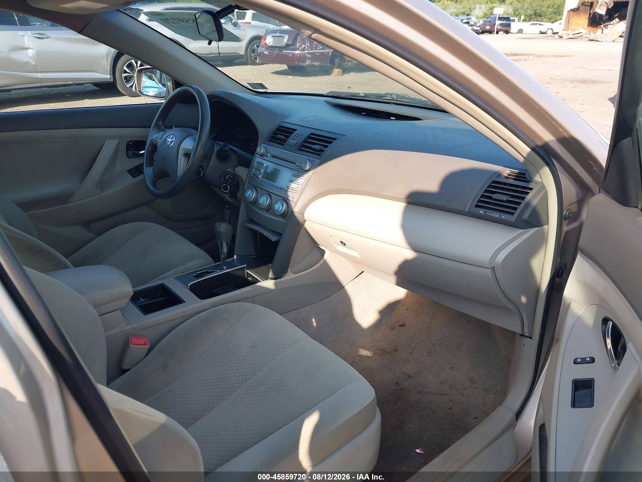 2007 Toyota Camry Le Gold vin: 4T1BE46K27U141497