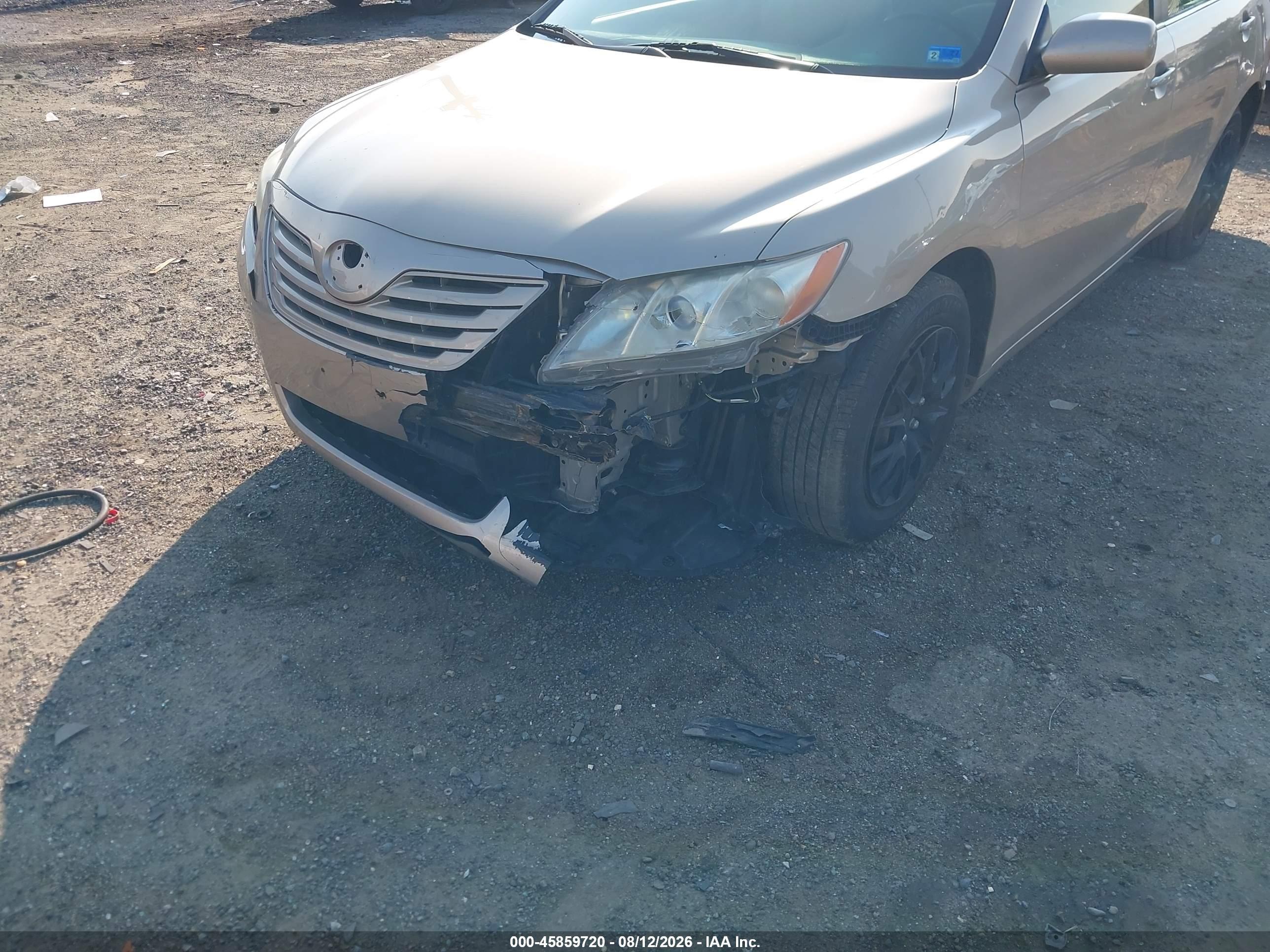 2007 Toyota Camry Le Gold vin: 4T1BE46K27U141497
