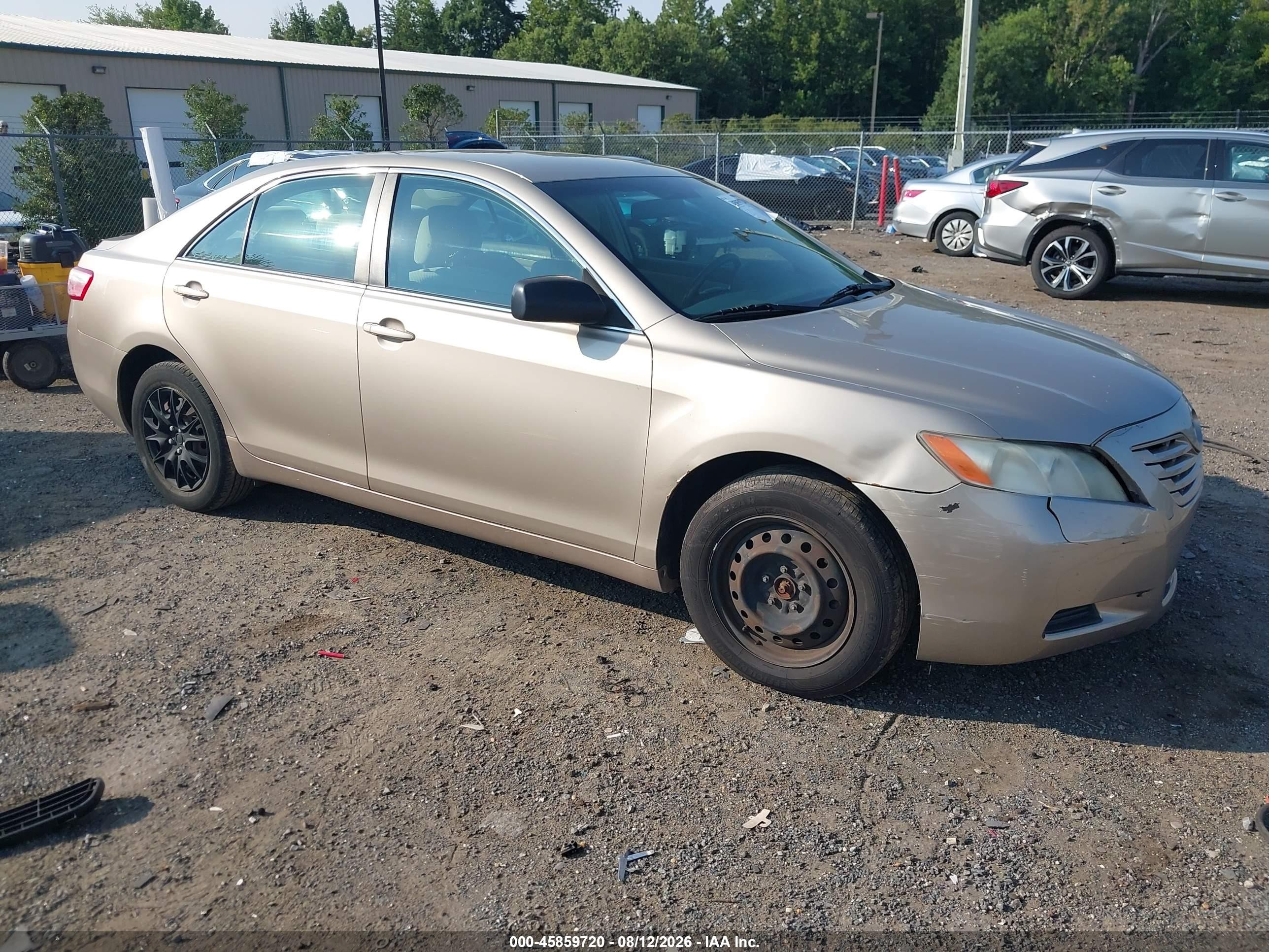 2007 Toyota Camry Le Gold vin: 4T1BE46K27U141497
