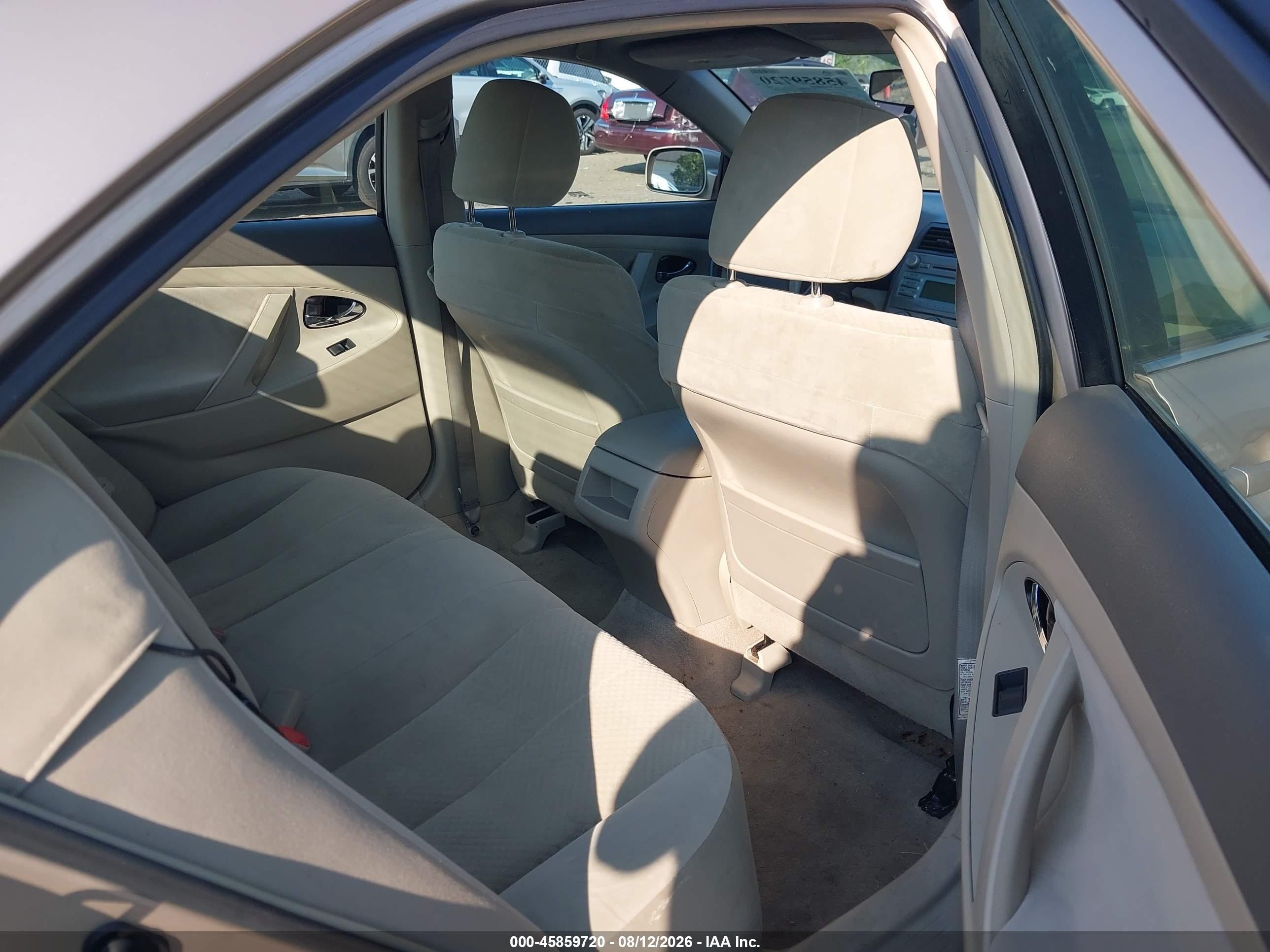 2007 Toyota Camry Le Gold vin: 4T1BE46K27U141497