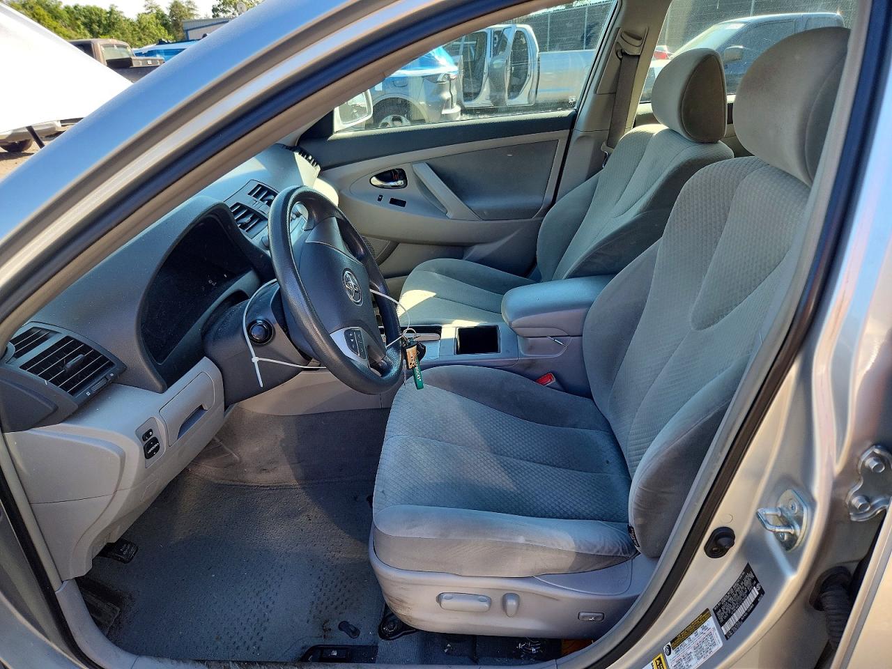 2007 Toyota Camry Le Silver vin: 4T1BE46K27U518393