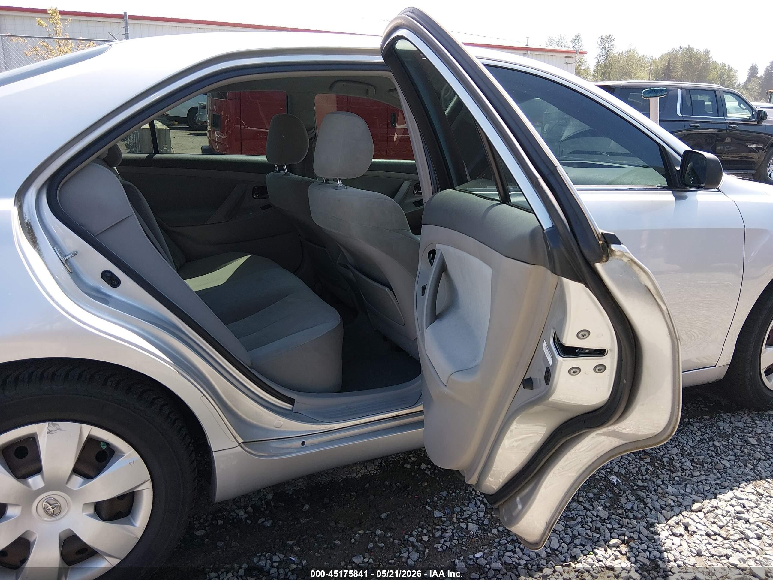 2008 Toyota Camry Le Silver vin: 4T1BE46K28U208889