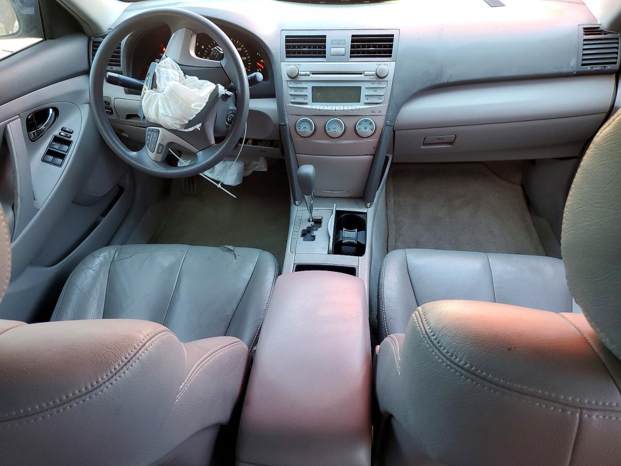 2008 Toyota Camry Le Red vin: 4T1BE46K28U252598
