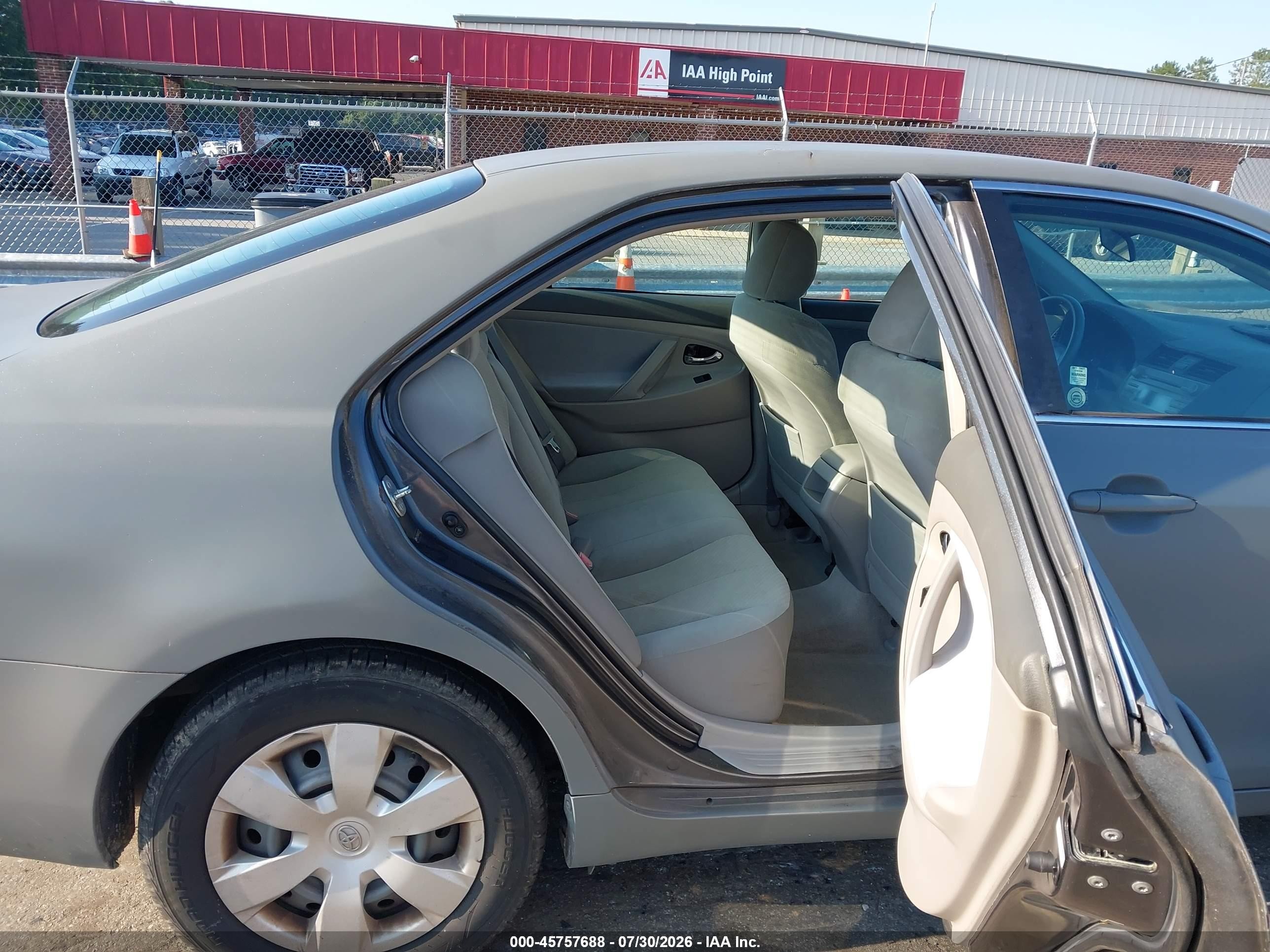 2008 Toyota Camry Le Серый vin: 4T1BE46K28U256277