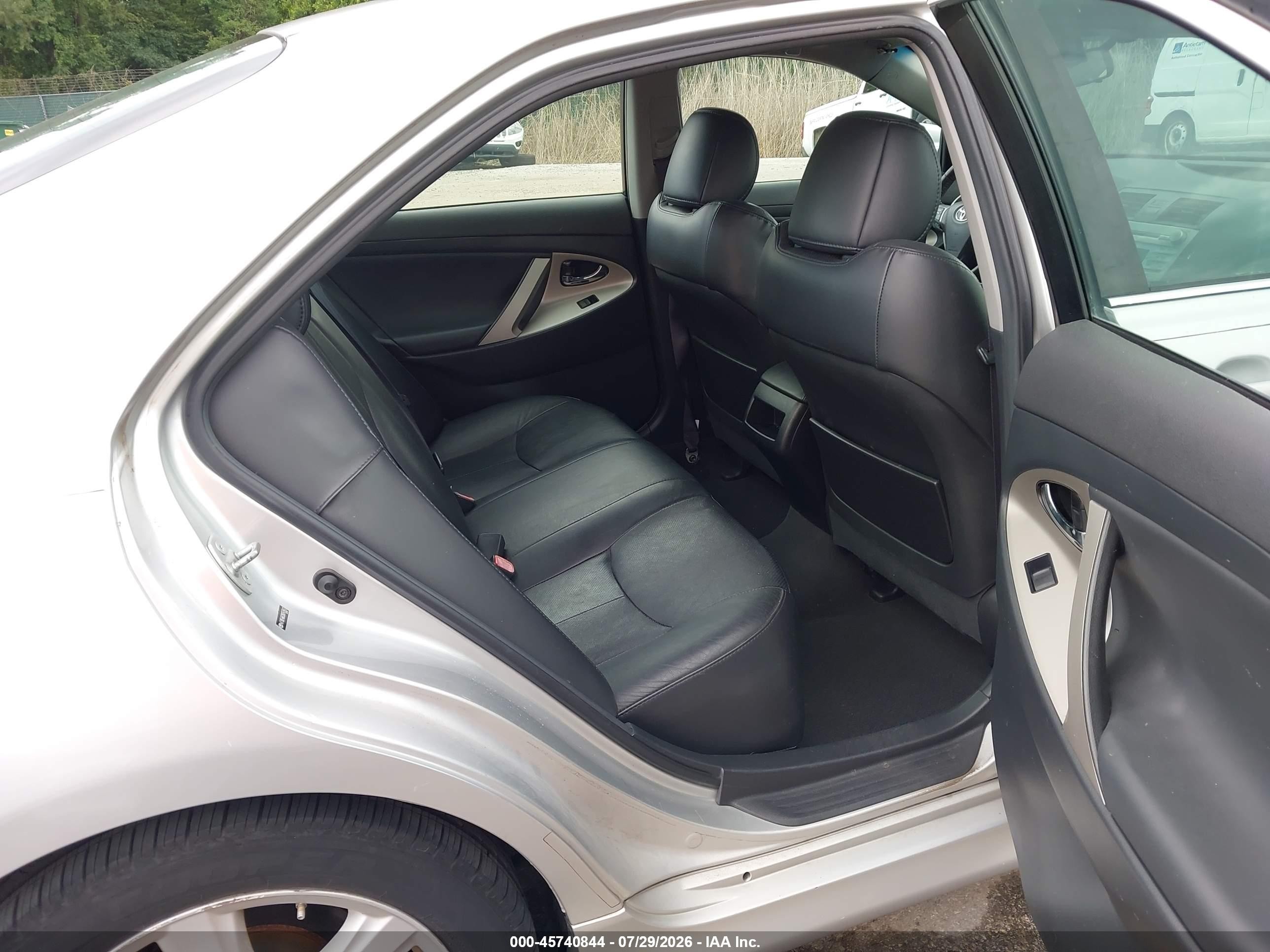 2008 Toyota Camry Se Silver vin: 4T1BE46K28U747643