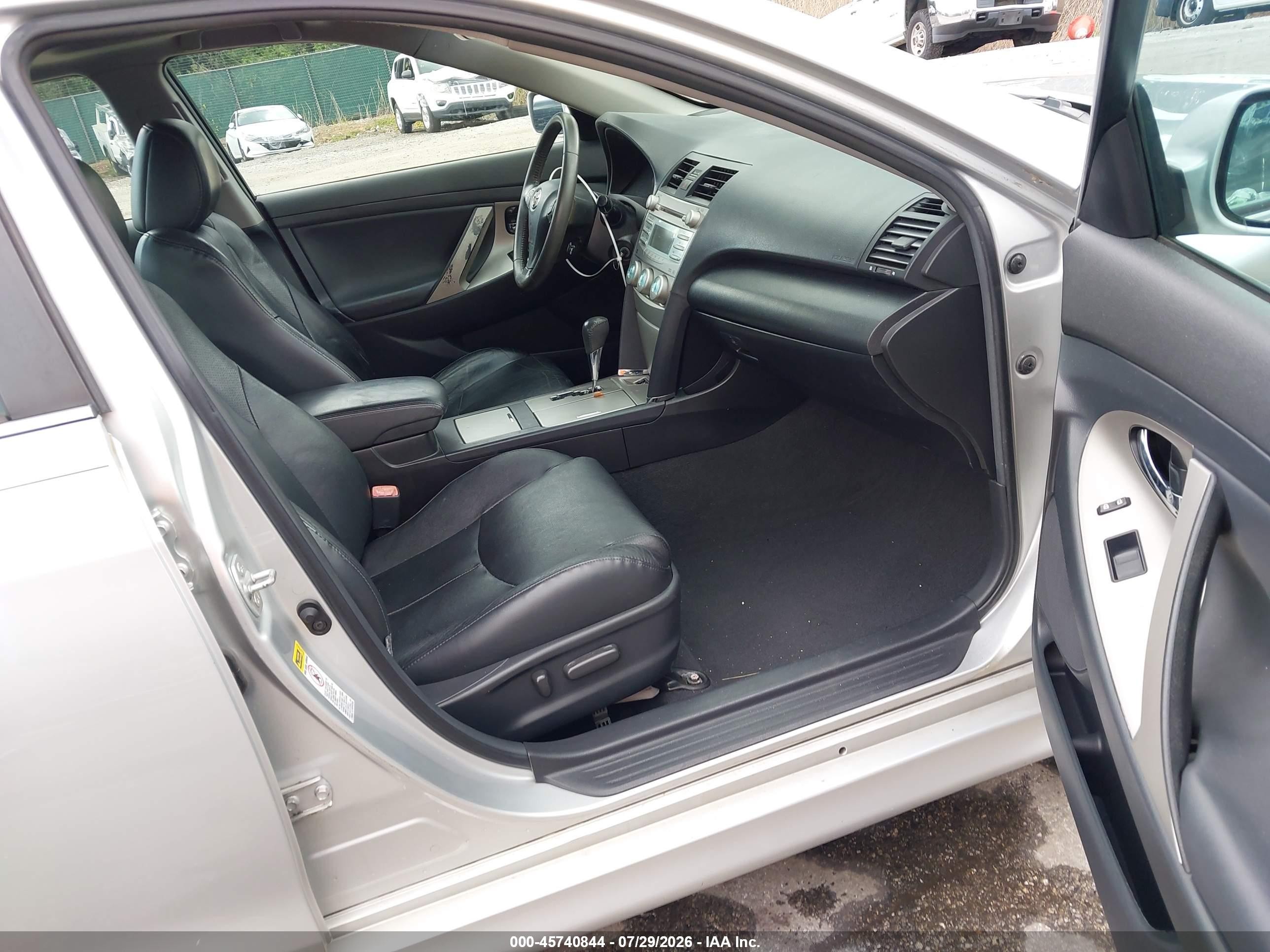2008 Toyota Camry Se Silver vin: 4T1BE46K28U747643