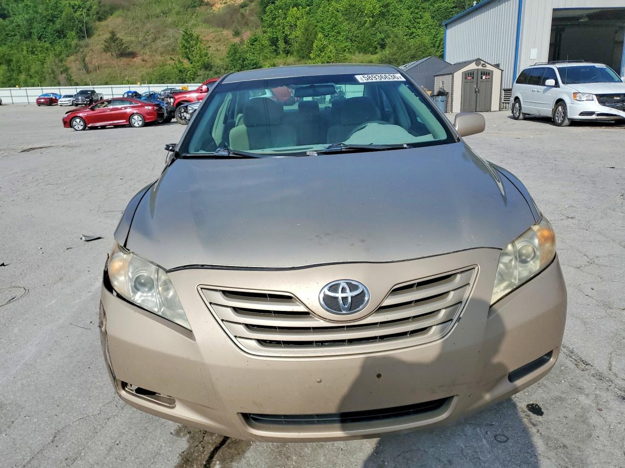 2008 Toyota Camry Le Gold vin: 4T1BE46K28U770467