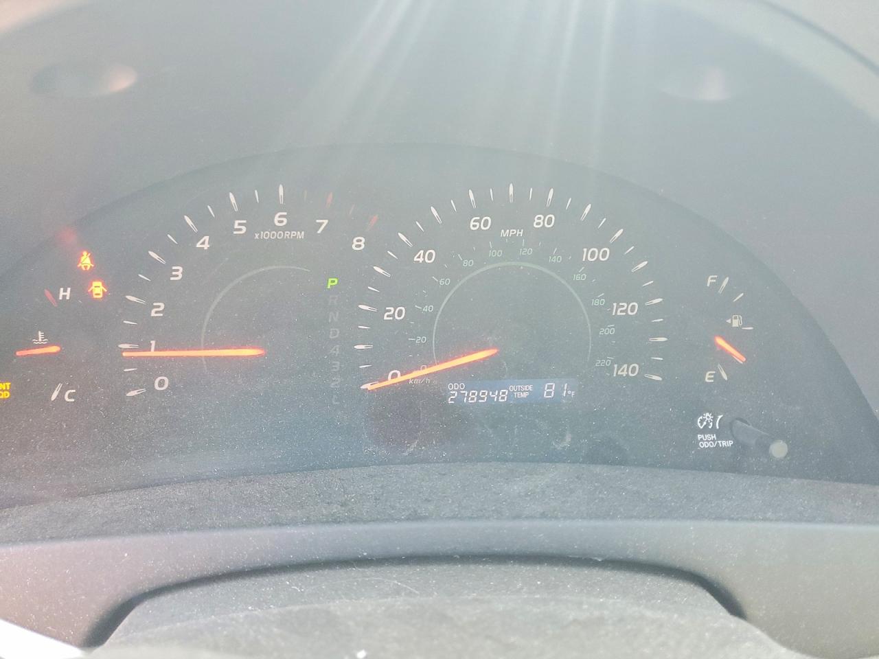 2008 Toyota Camry Le Gold vin: 4T1BE46K28U770467