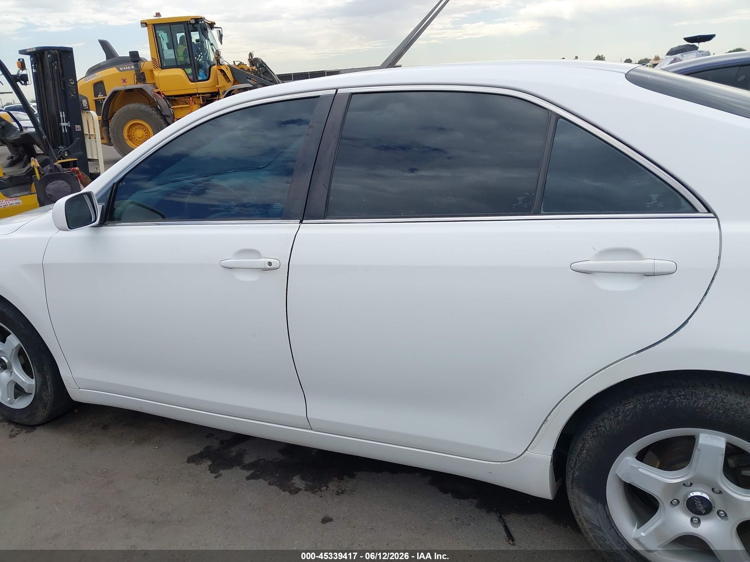 2008 Toyota Camry Le White vin: 4T1BE46K28U774311