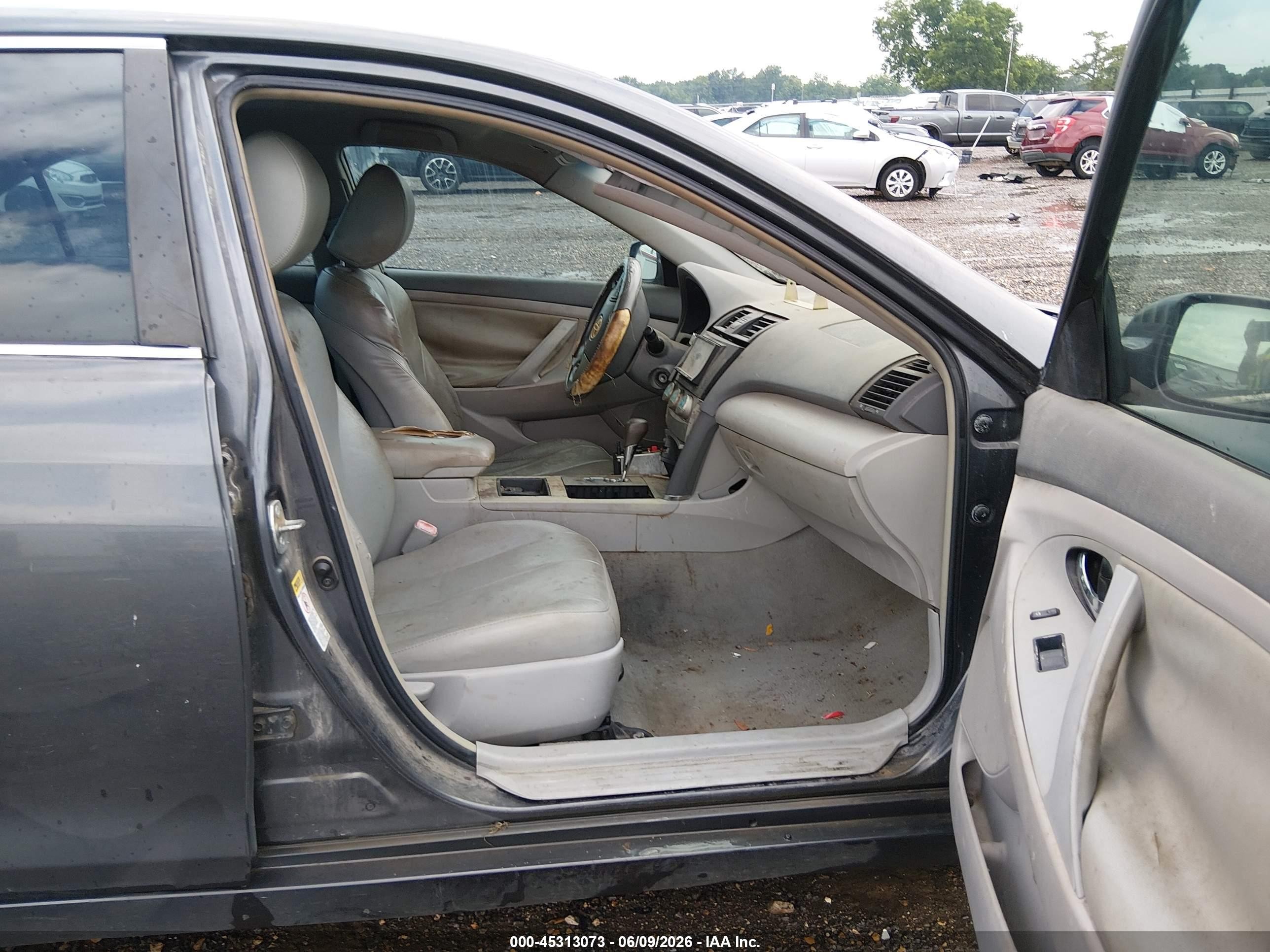 2008 Toyota Camry Le Gray vin: 4T1BE46K28U781680