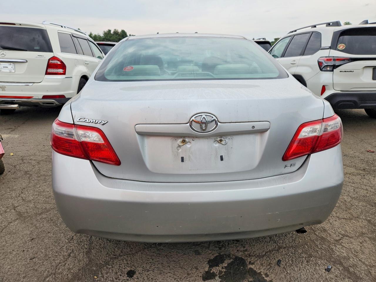 2009 Toyota Camry Le Silver vin: 4T1BE46K29U264025