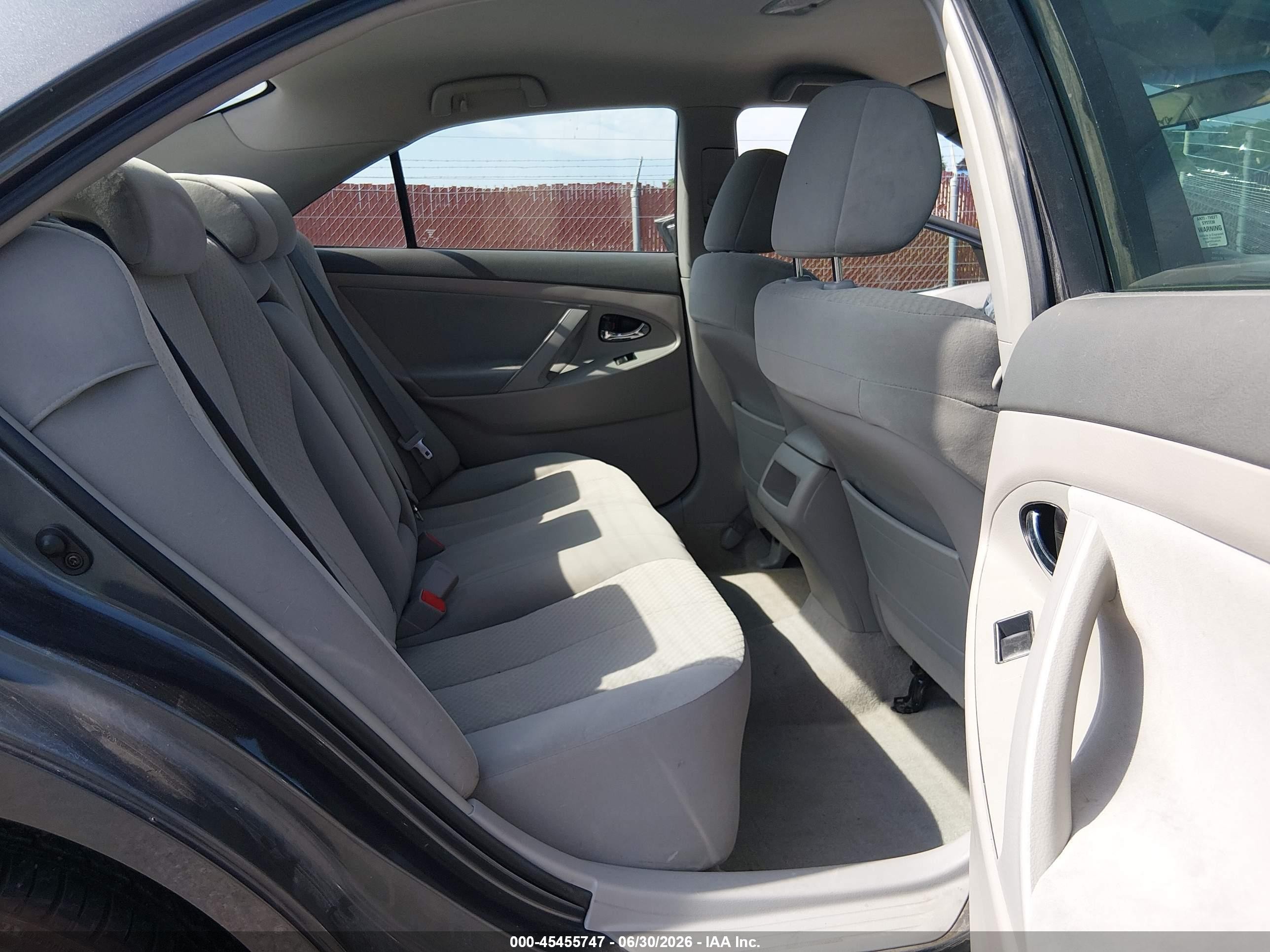 2009 Toyota Camry Le Gray vin: 4T1BE46K29U279057