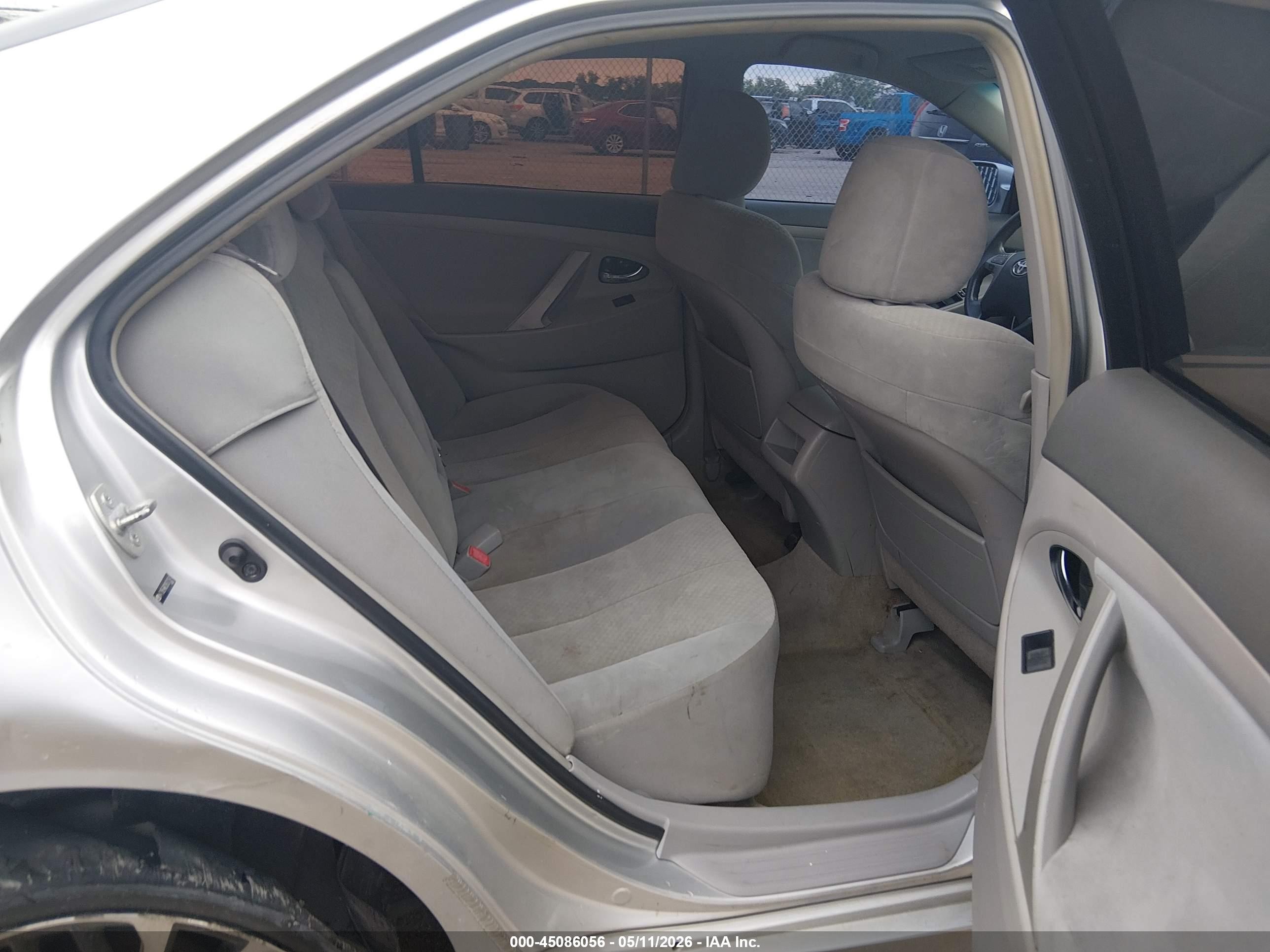 2009 Toyota Camry Le Silver vin: 4T1BE46K29U321341
